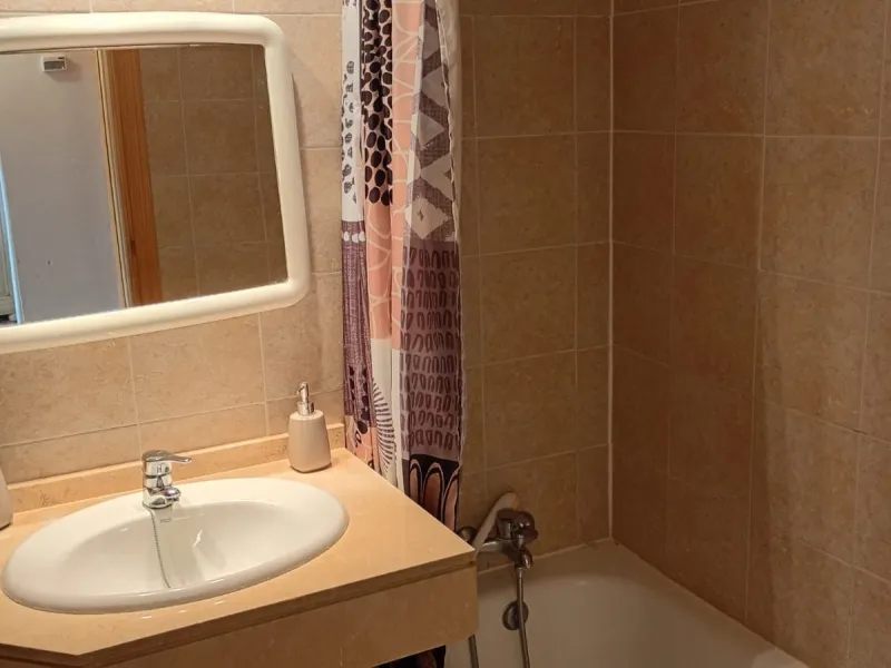 A lovely elevated ground floor apartment in the exclusive area of Selwo, Estepona.