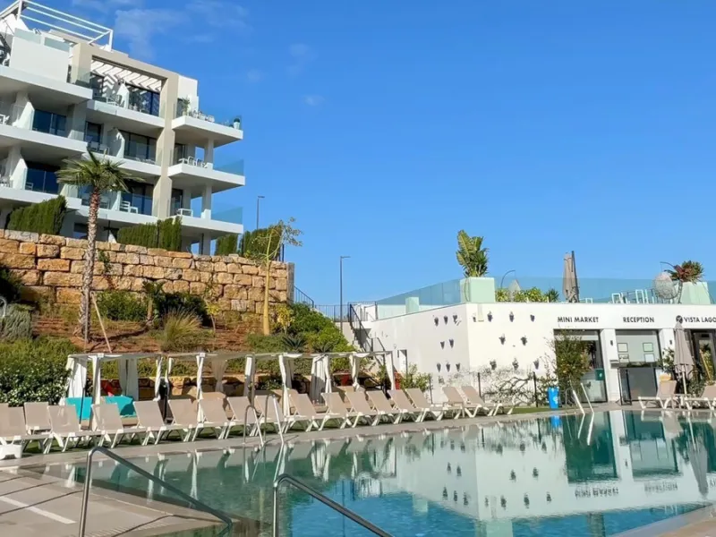 Luxury Ground-Floor CORNER-Apartment with Panoramic Sea & Mountain Views