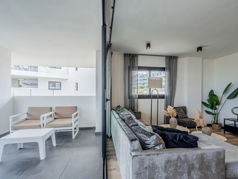 Luxury Ground-Floor CORNER-Apartment with Panoramic Sea & Mountain Views