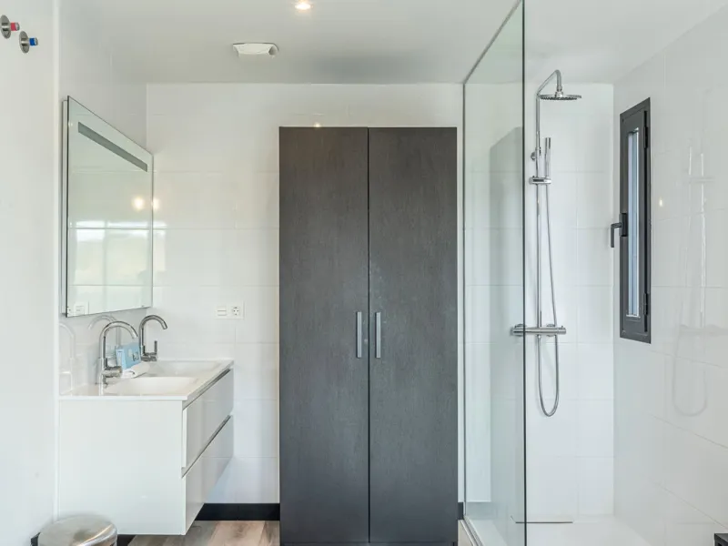 Luxury Ground-Floor CORNER-Apartment with Panoramic Sea & Mountain Views