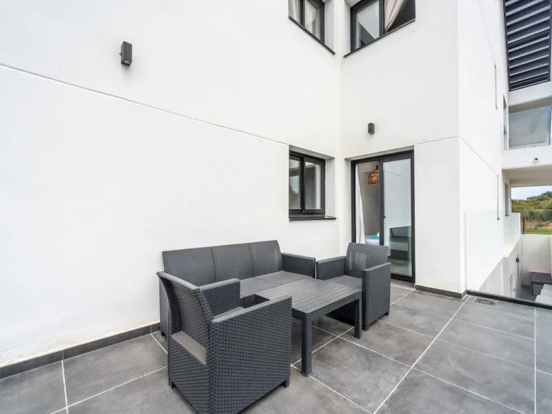 Luxury Ground-Floor CORNER-Apartment with Panoramic Sea & Mountain Views