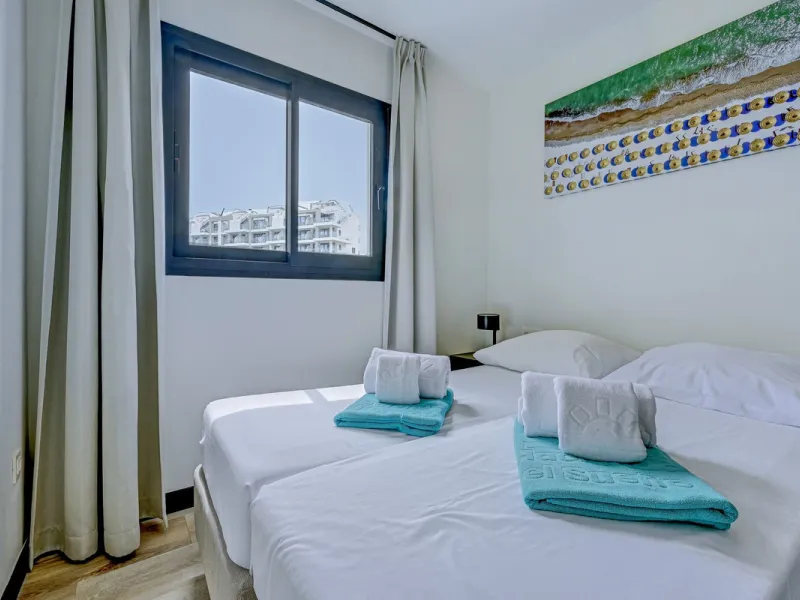 Luxury Ground-Floor CORNER-Apartment with Panoramic Sea & Mountain Views