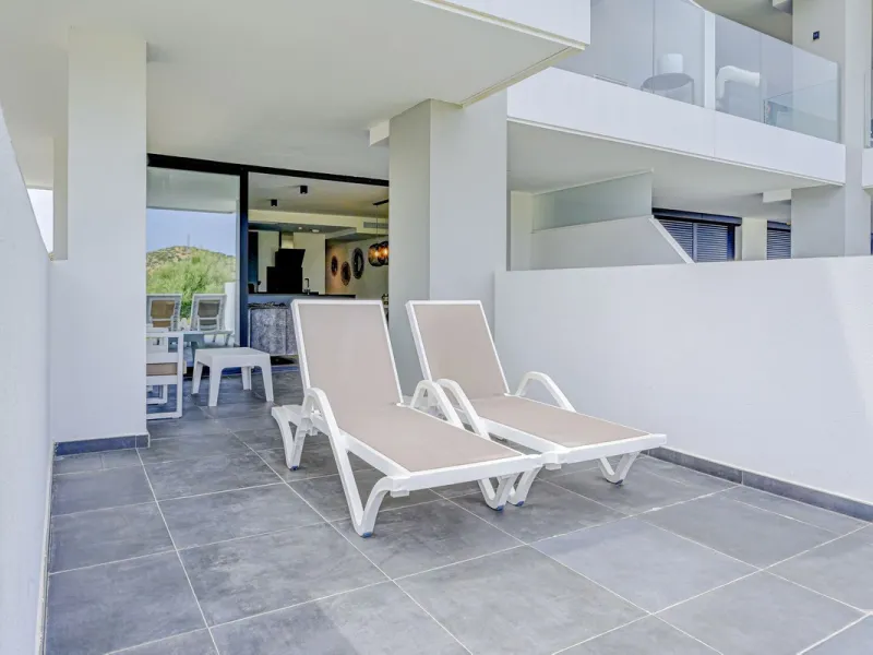 Luxury Ground-Floor CORNER-Apartment with Panoramic Sea & Mountain Views