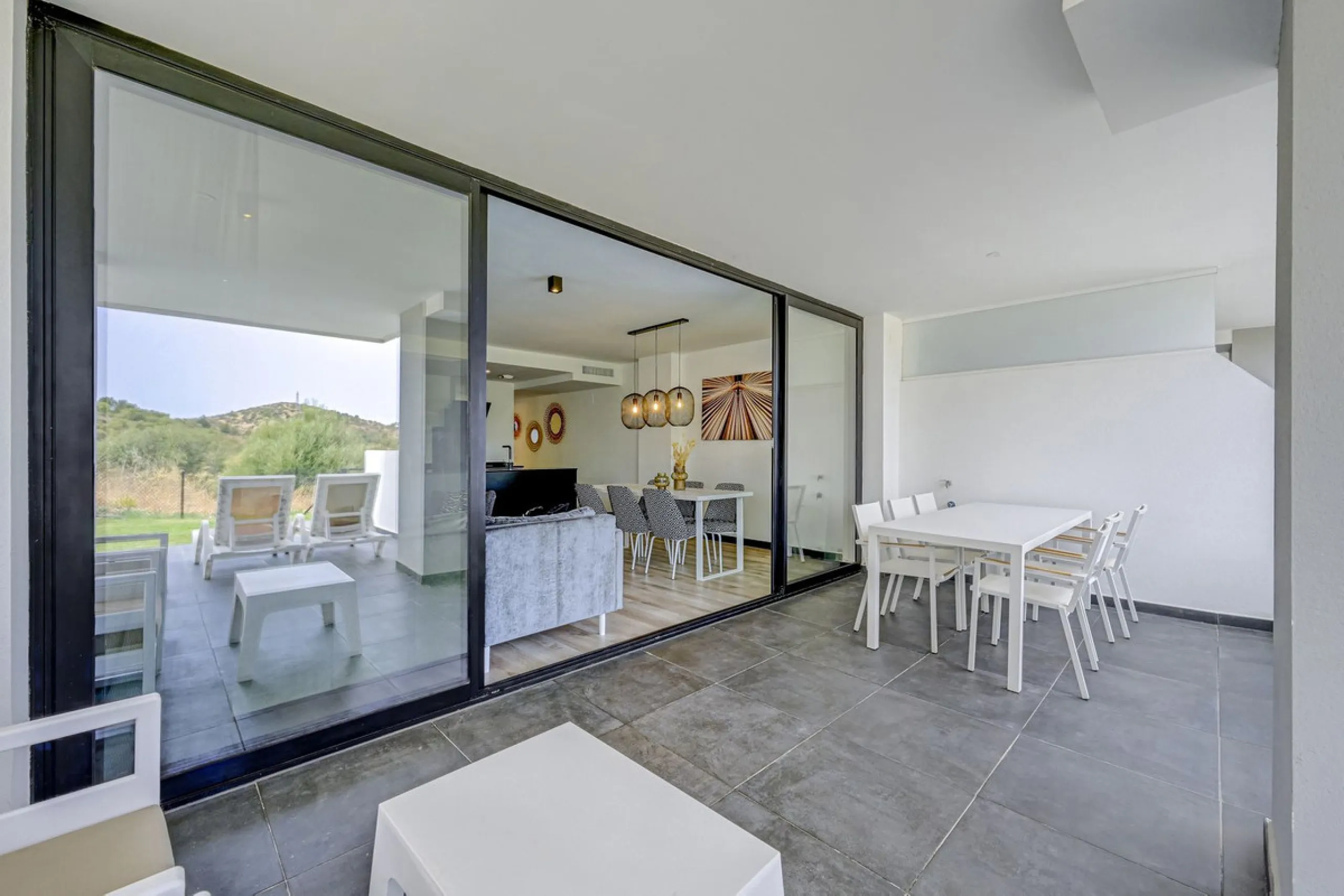 Luxury Ground-Floor CORNER-Apartment with Panoramic Sea & Mountain Views