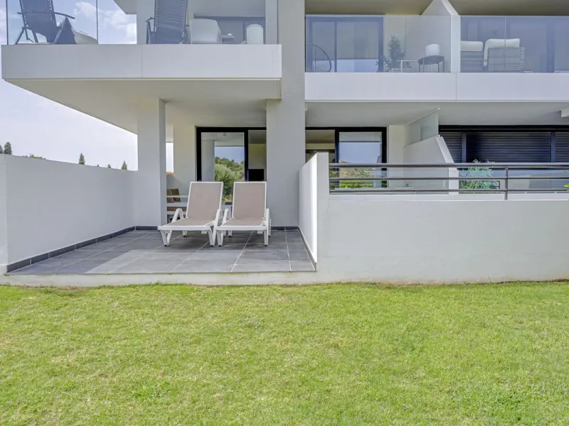 Luxury Ground-Floor CORNER-Apartment with Panoramic Sea & Mountain Views