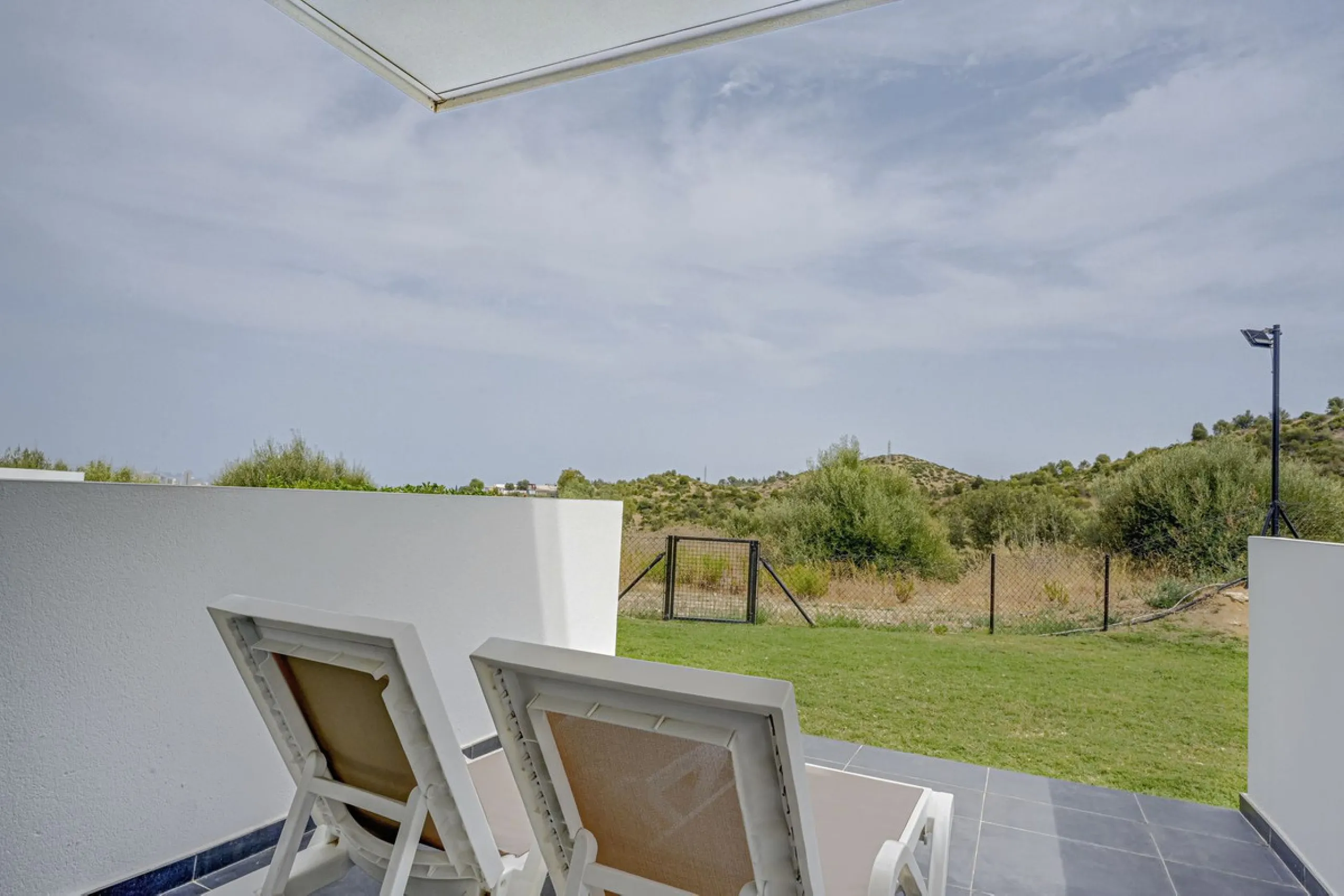 Luxury Ground-Floor CORNER-Apartment with Panoramic Sea & Mountain Views
