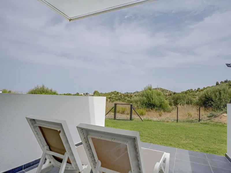 Luxury Ground-Floor CORNER-Apartment with Panoramic Sea & Mountain Views