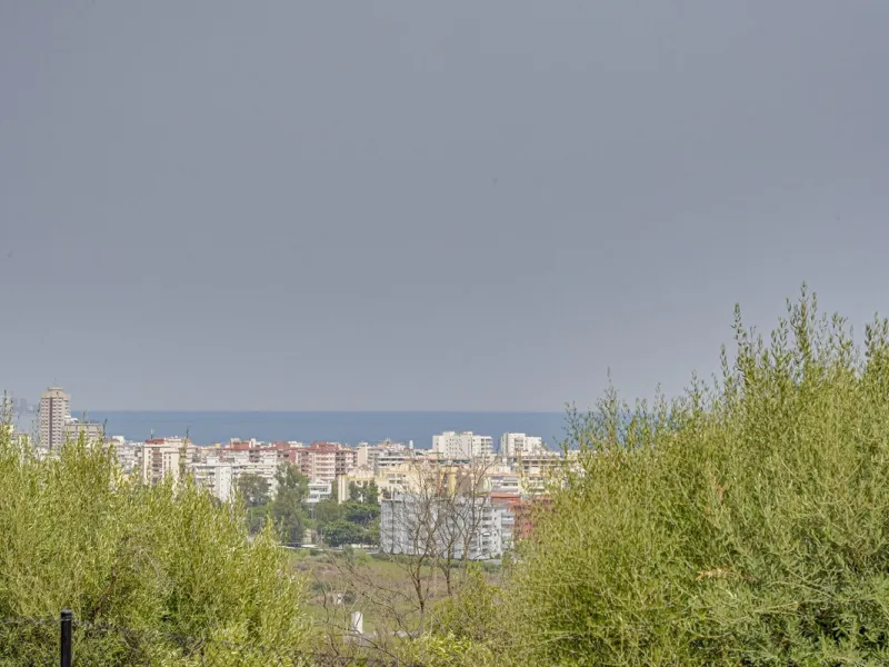 Luxury Ground-Floor CORNER-Apartment with Panoramic Sea & Mountain Views