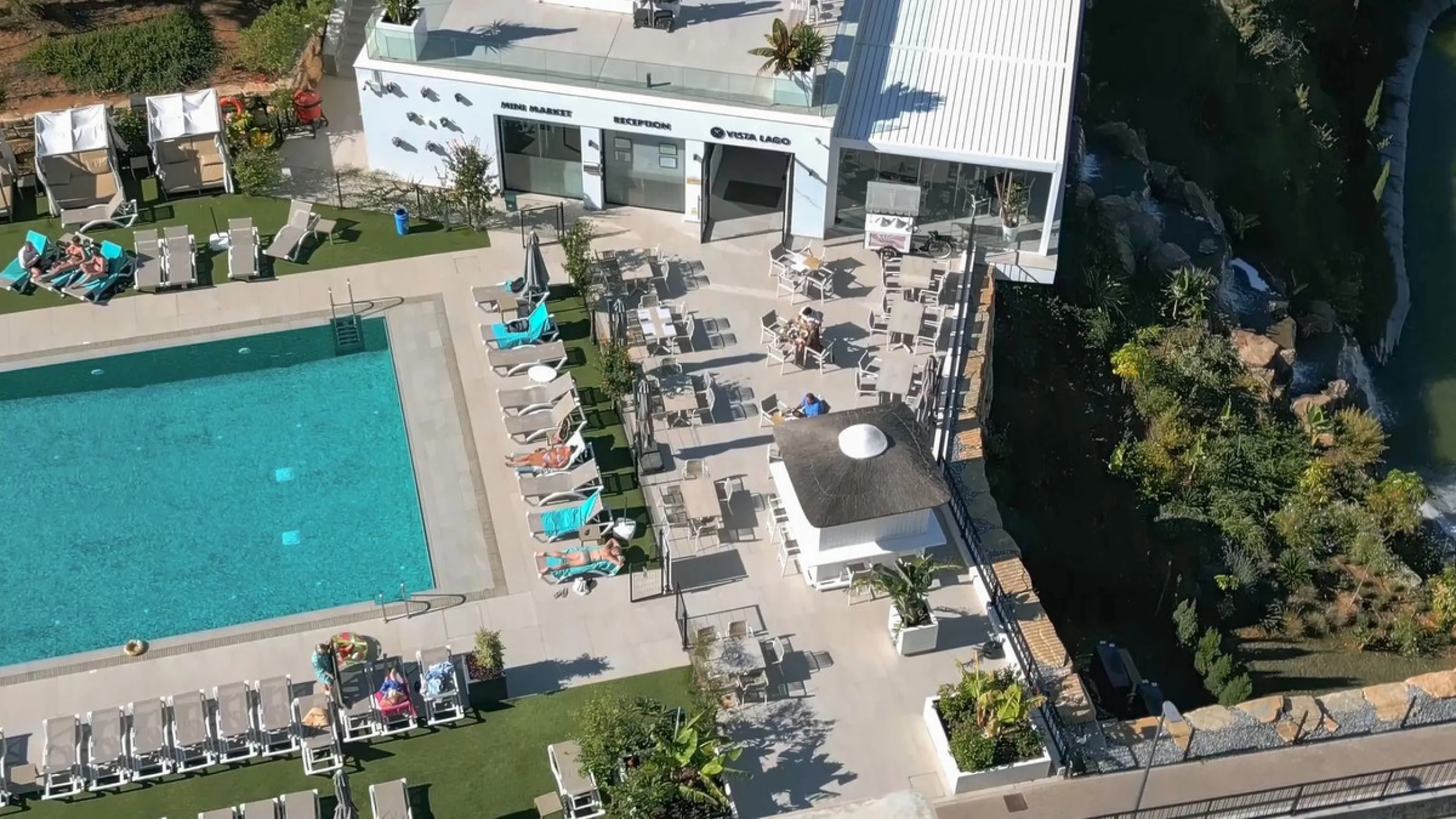 Luxury Ground-Floor CORNER-Apartment with Panoramic Sea & Mountain Views