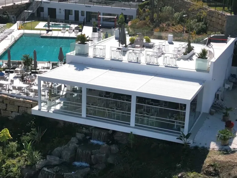 Luxury Ground-Floor CORNER-Apartment with Panoramic Sea & Mountain Views