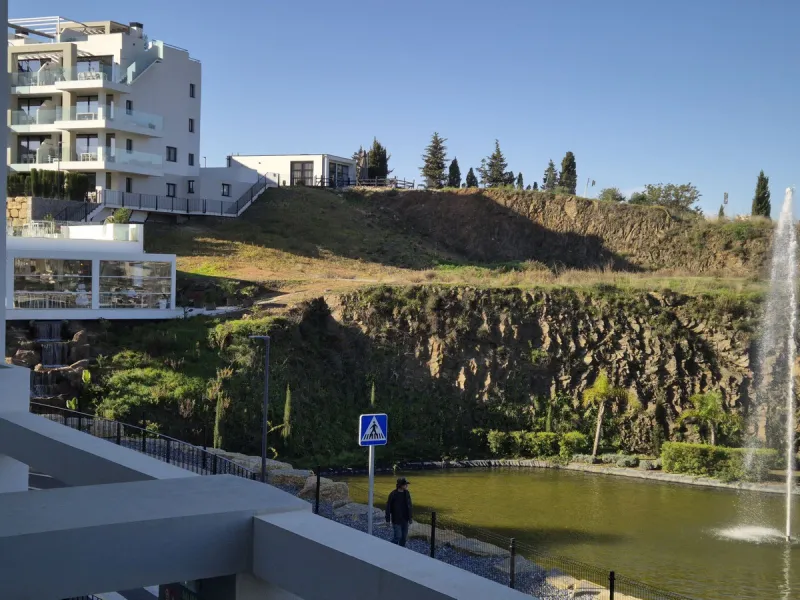 Luxury Ground-Floor CORNER-Apartment with Panoramic Sea & Mountain Views