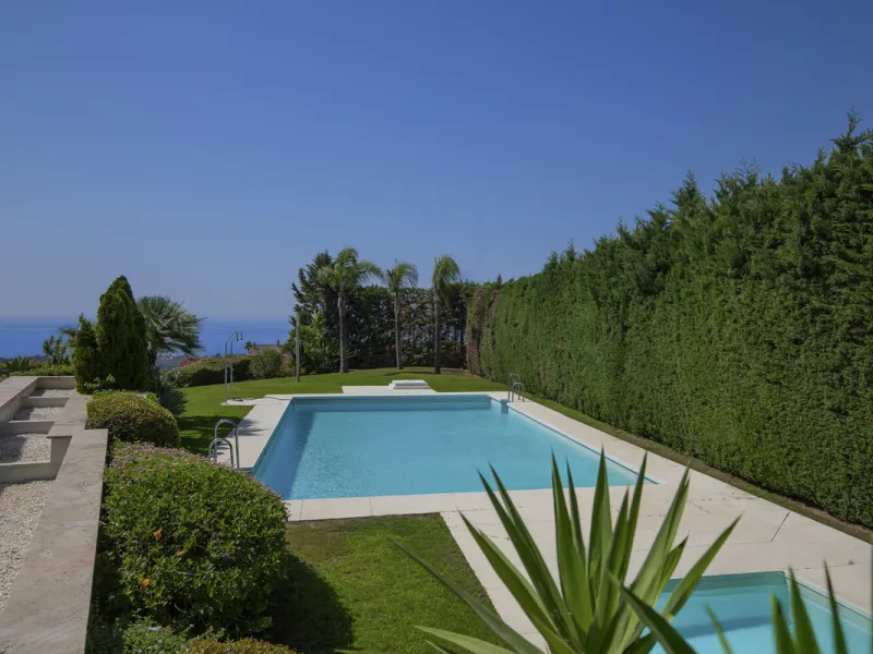 This beautifully presented 3 level townhouse combines space, comfort, and privacy with exceptional views. Offering 3 bedrooms, 2 bathrooms, and a guest toilet, the home is in excellent condition throughout.