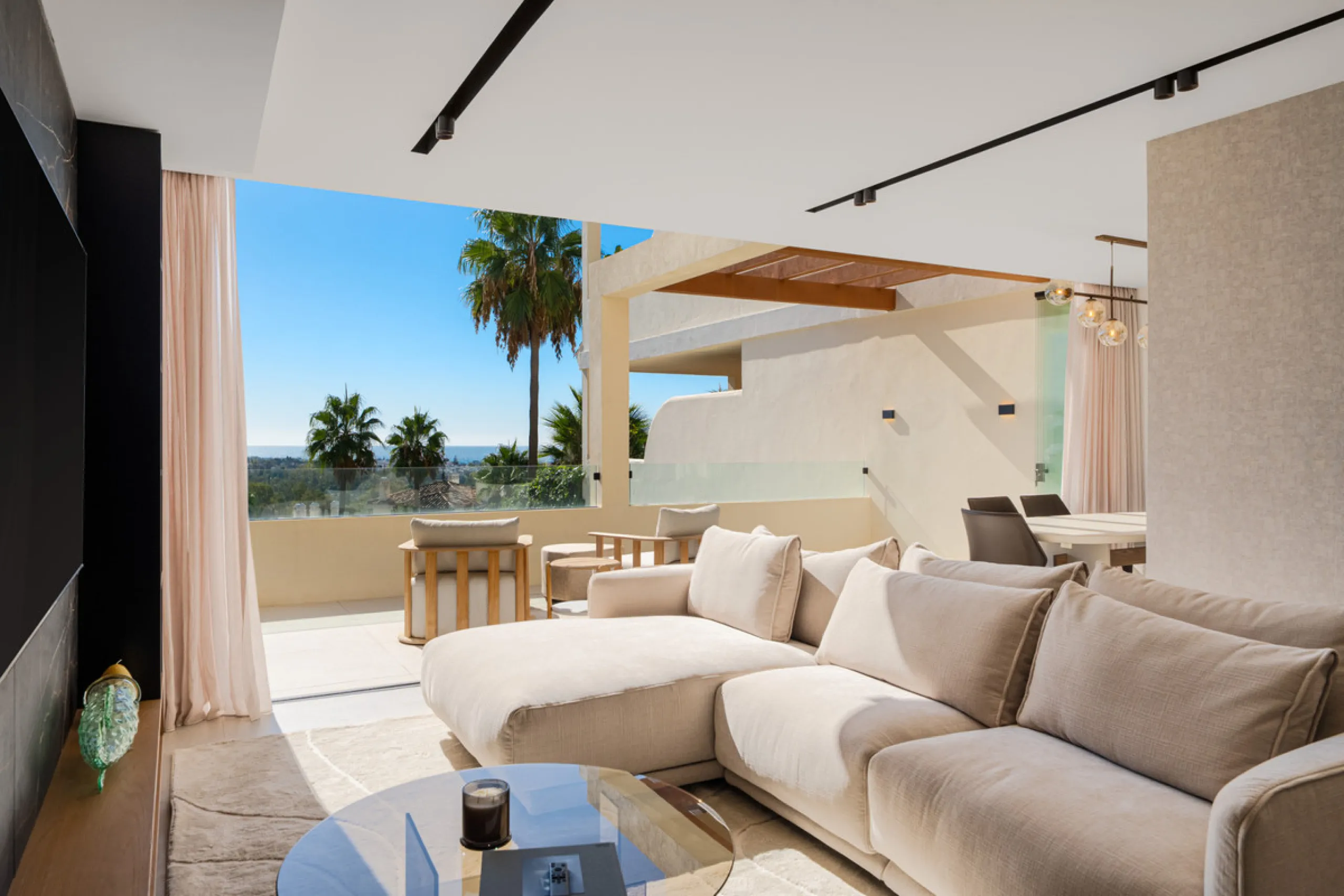 Apartment Jasmine is a beautifully renovated three-bedroom apartment for sale in the exclusive Palacetes Los Belvederes, an established residential community in Nueva Andalucía. Originally built in 2003 and fully modernised in 2024, this southeast-facing 