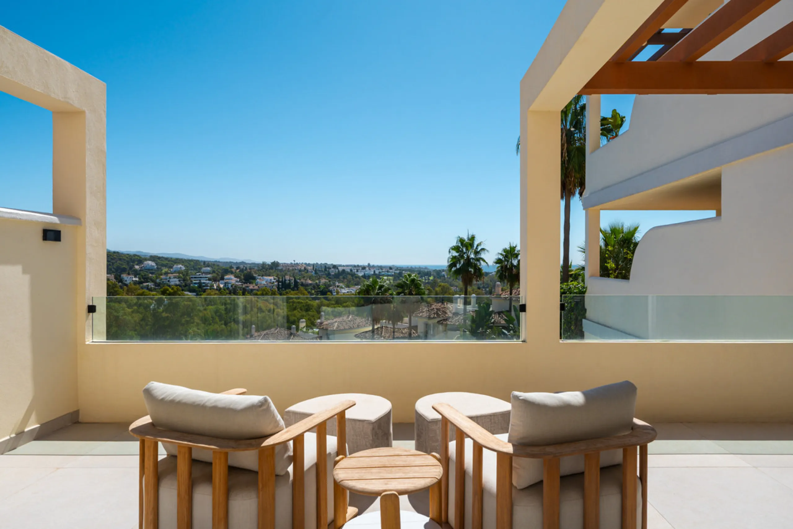 Apartment Jasmine is a beautifully renovated three-bedroom apartment for sale in the exclusive Palacetes Los Belvederes, an established residential community in Nueva Andalucía. Originally built in 2003 and fully modernised in 2024, this southeast-facing 