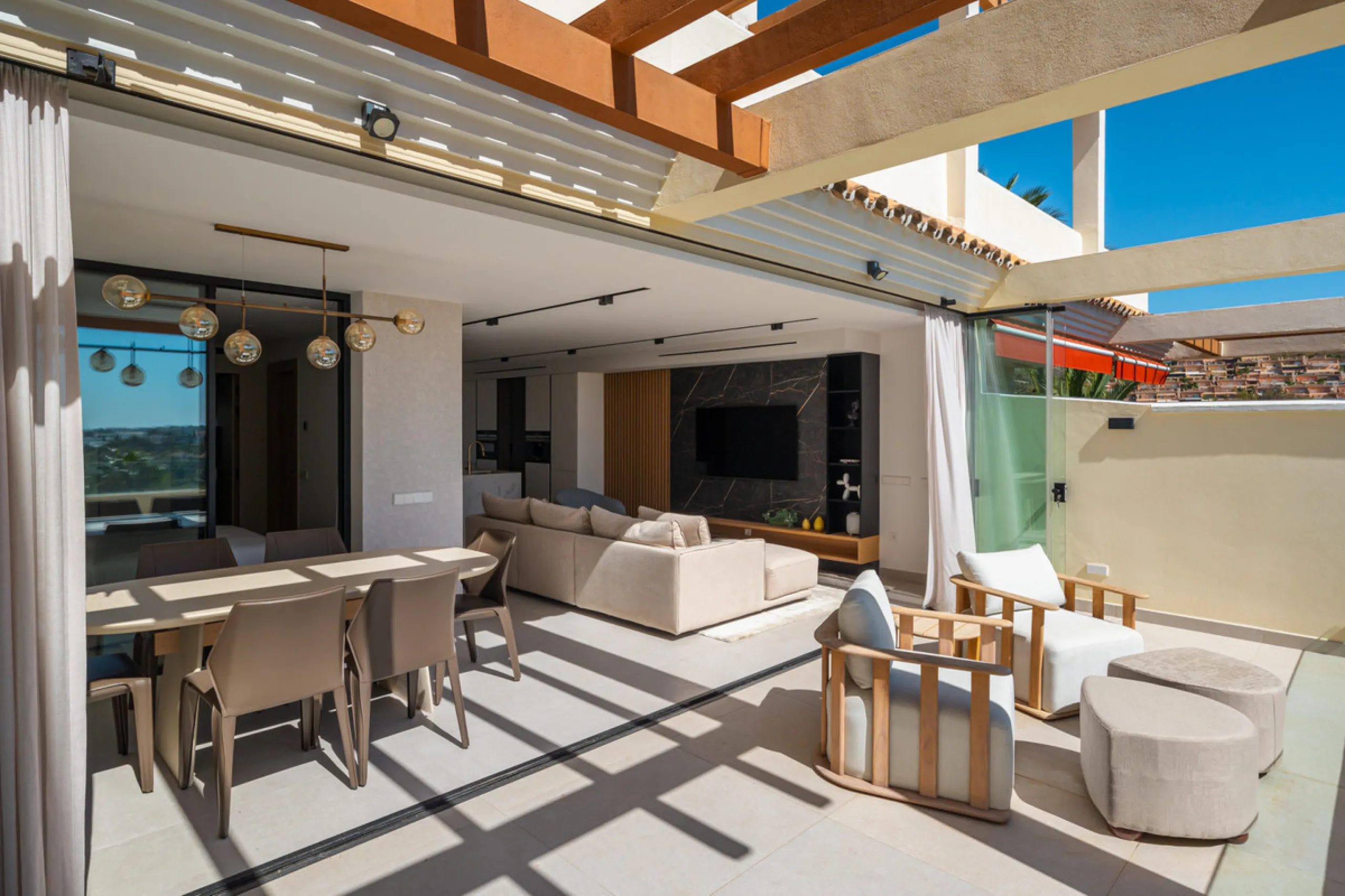 Apartment Jasmine is a beautifully renovated three-bedroom apartment for sale in the exclusive Palacetes Los Belvederes, an established residential community in Nueva Andalucía. Originally built in 2003 and fully modernised in 2024, this southeast-facing 