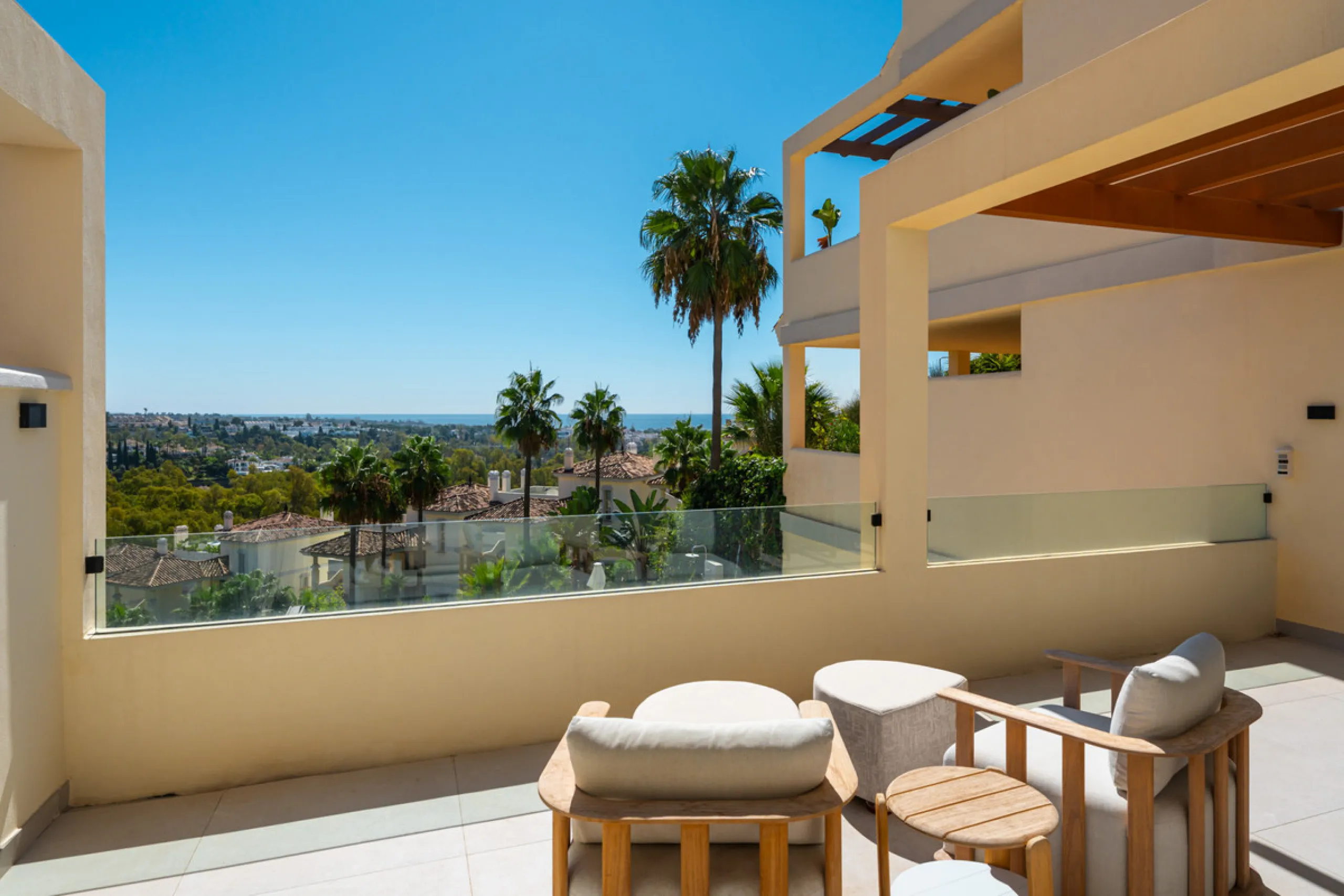 Apartment Jasmine is a beautifully renovated three-bedroom apartment for sale in the exclusive Palacetes Los Belvederes, an established residential community in Nueva Andalucía. Originally built in 2003 and fully modernised in 2024, this southeast-facing 