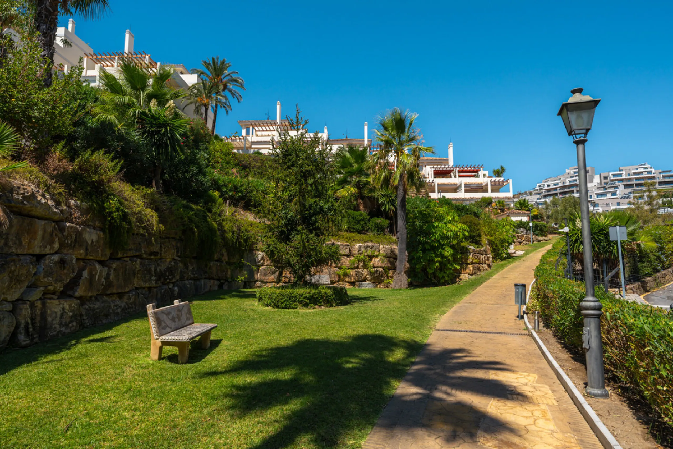 Apartment Jasmine is a beautifully renovated three-bedroom apartment for sale in the exclusive Palacetes Los Belvederes, an established residential community in Nueva Andalucía. Originally built in 2003 and fully modernised in 2024, this southeast-facing 