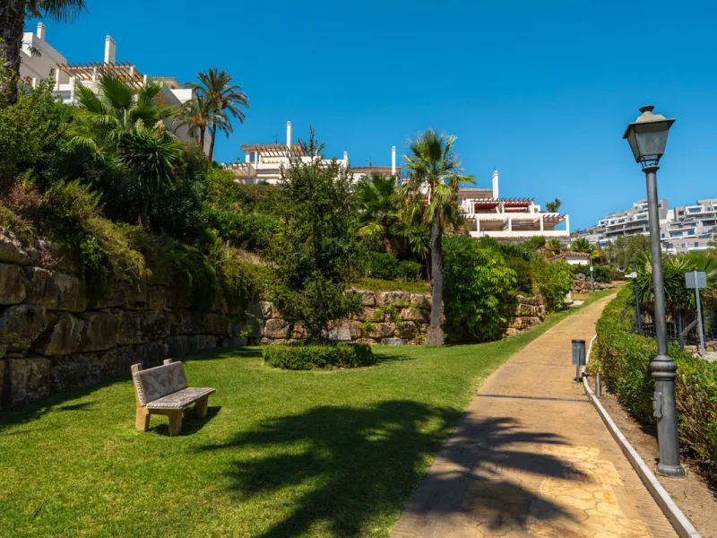 Apartment Jasmine is a beautifully renovated three-bedroom apartment for sale in the exclusive Palacetes Los Belvederes, an established residential community in Nueva Andalucía. Originally built in 2003 and fully modernised in 2024, this southeast-facing 