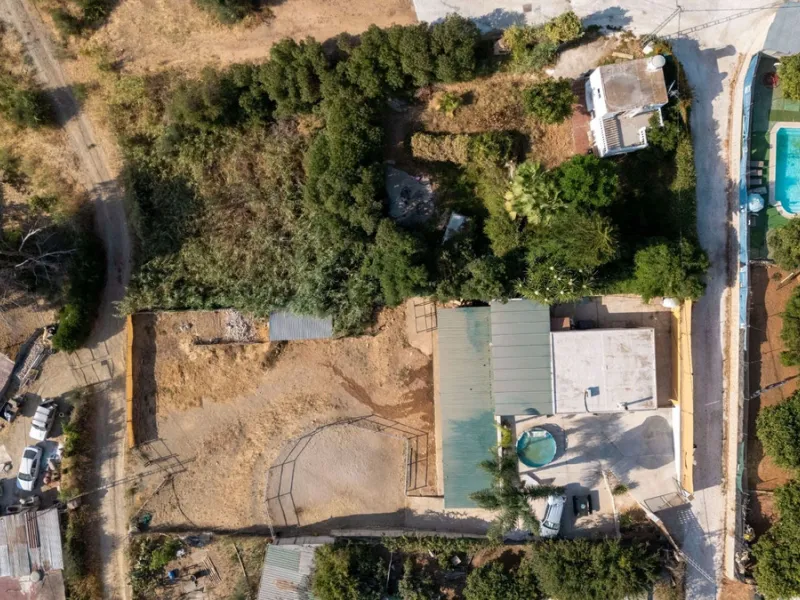 2 HOUSES AND STABLES!