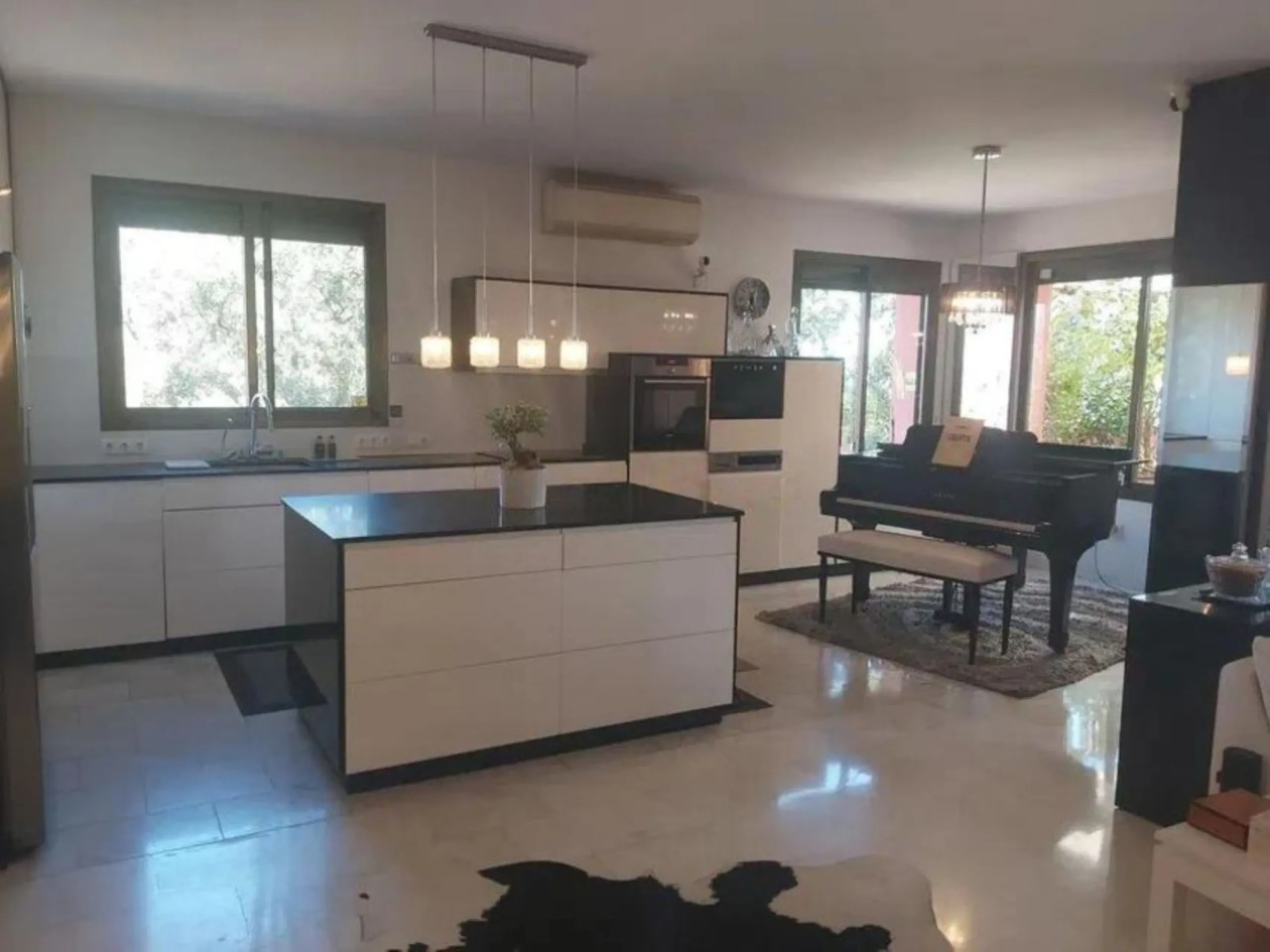 Апартамент средний этаж, Marbella, Costa del Sol