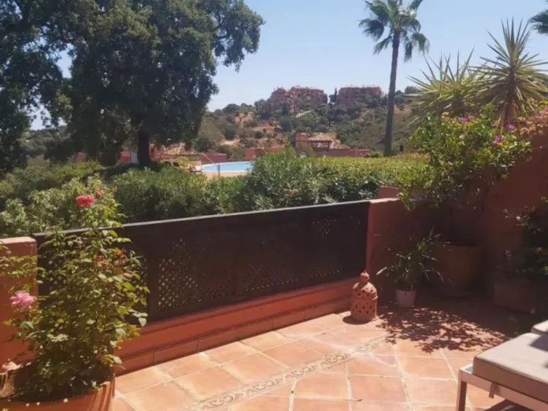 Апартамент средний этаж, Marbella, Costa del Sol