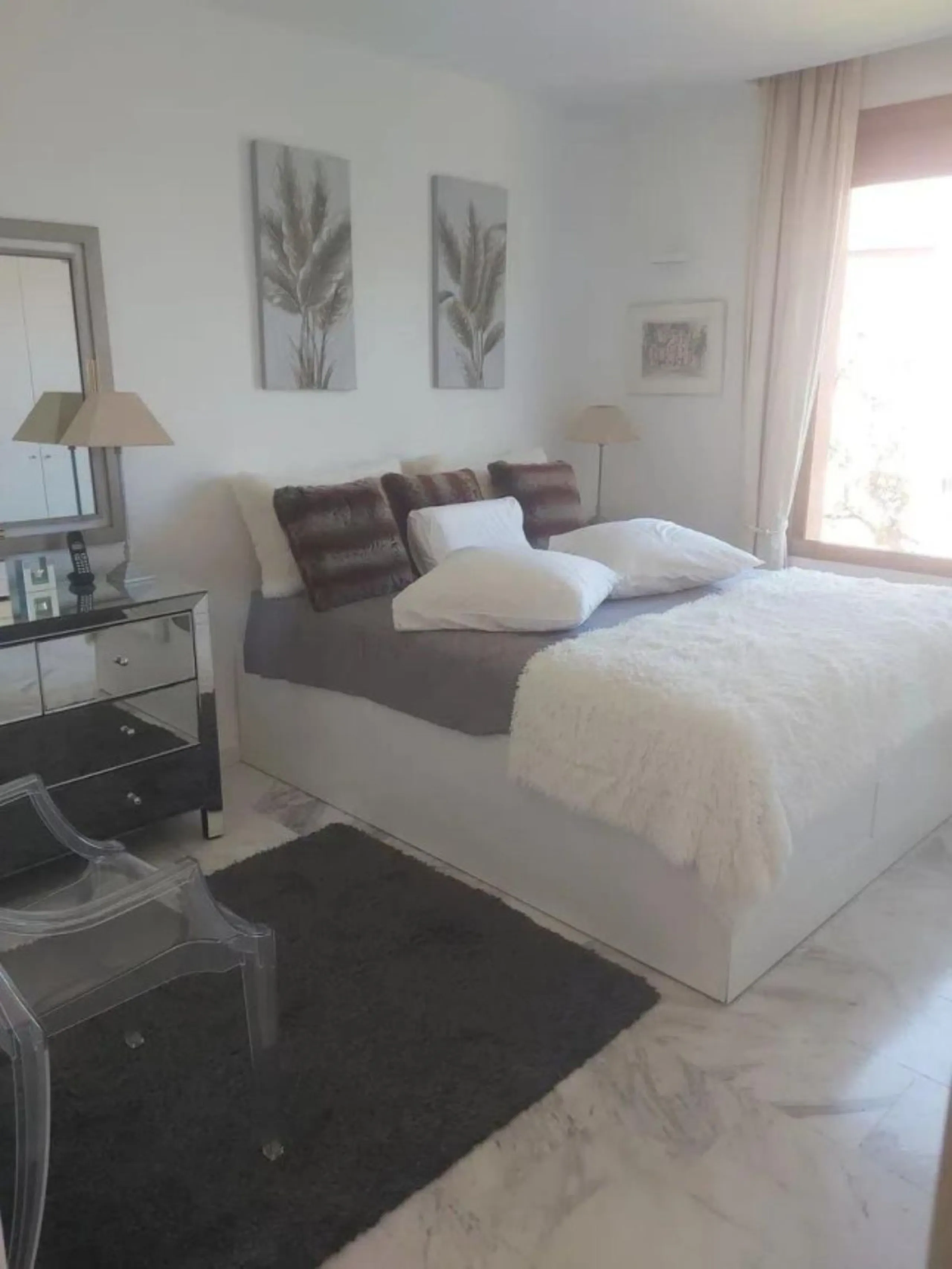Апартамент средний этаж, Marbella, Costa del Sol