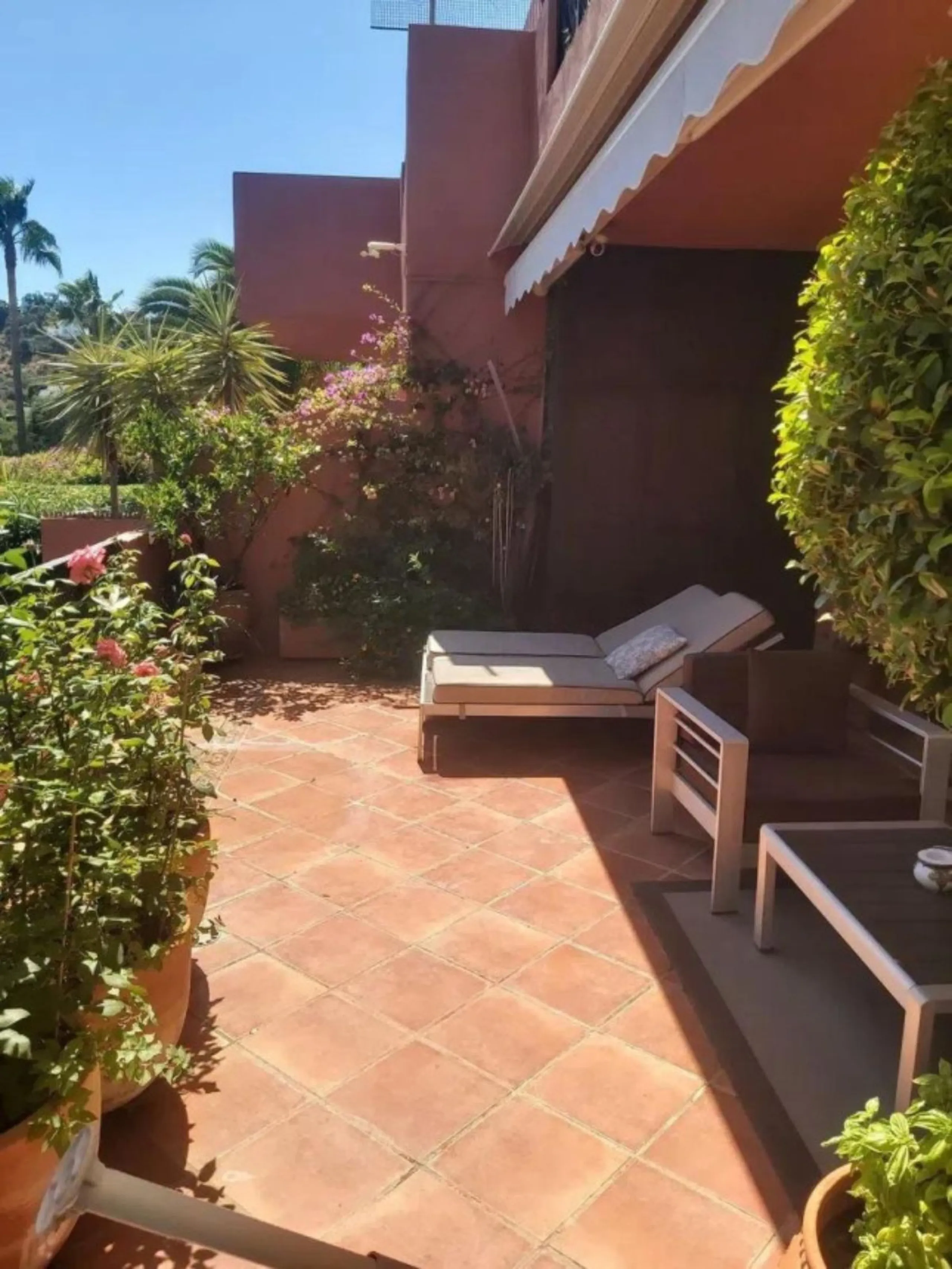 Апартамент средний этаж, Marbella, Costa del Sol