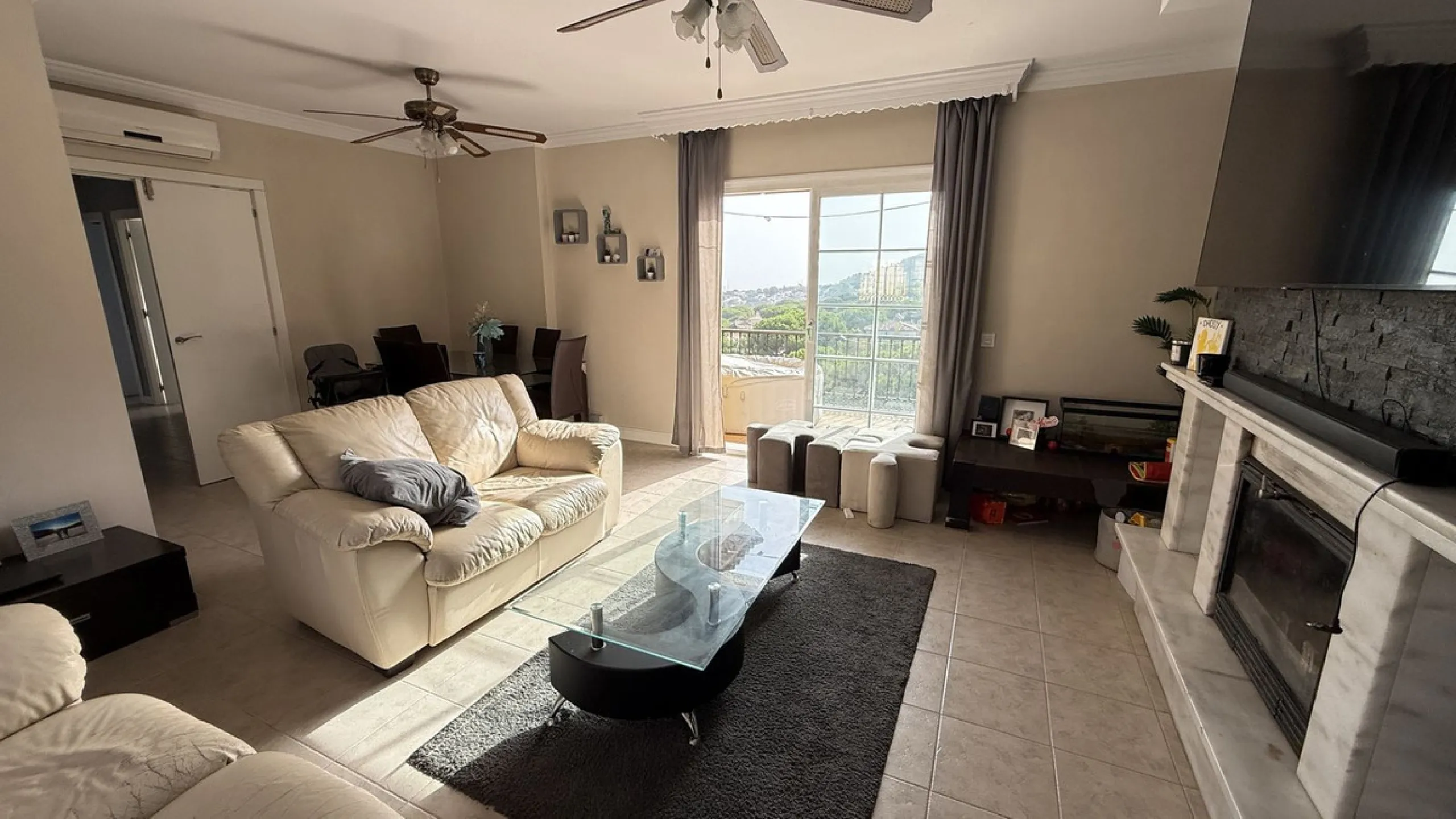 With incredible views down the valley to the coast of Málaga and the sea, this impressive, detached villa can be used as either a spacious family home or has the possibility of being a high-end B&B business.