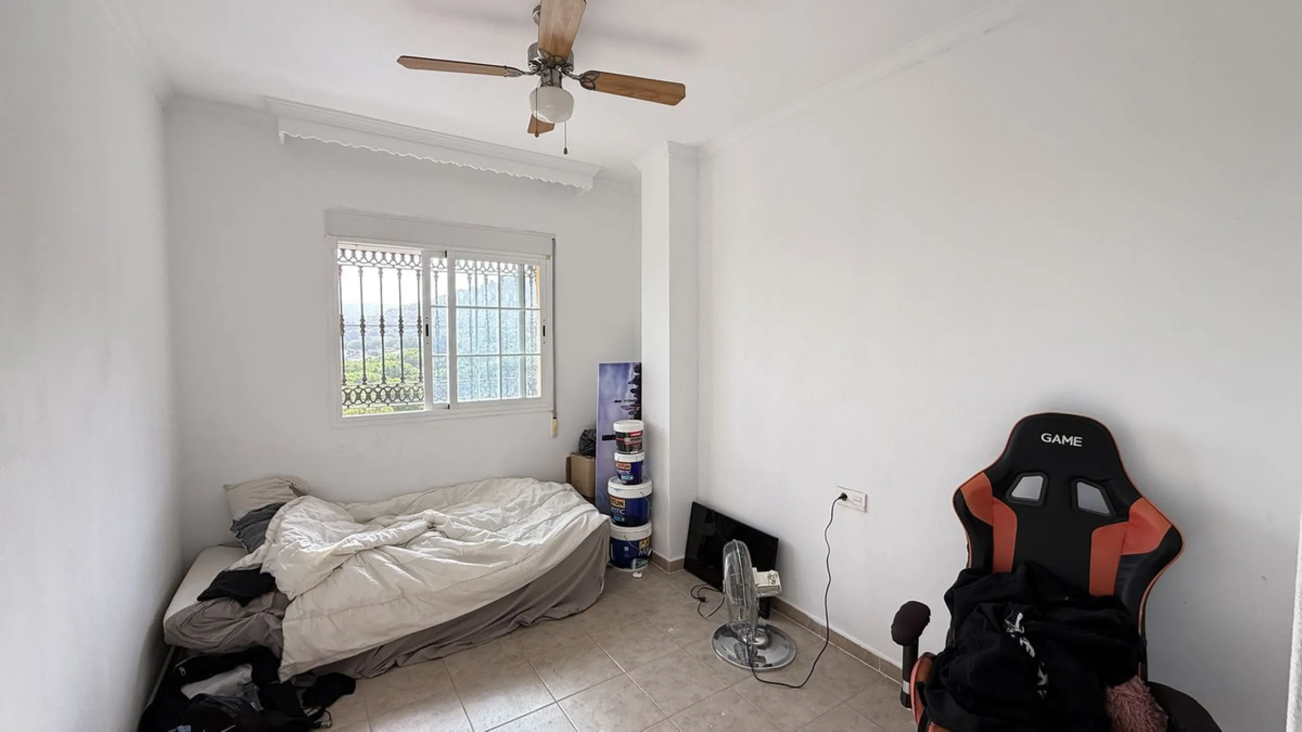 With incredible views down the valley to the coast of Málaga and the sea, this impressive, detached villa can be used as either a spacious family home or has the possibility of being a high-end B&B business.