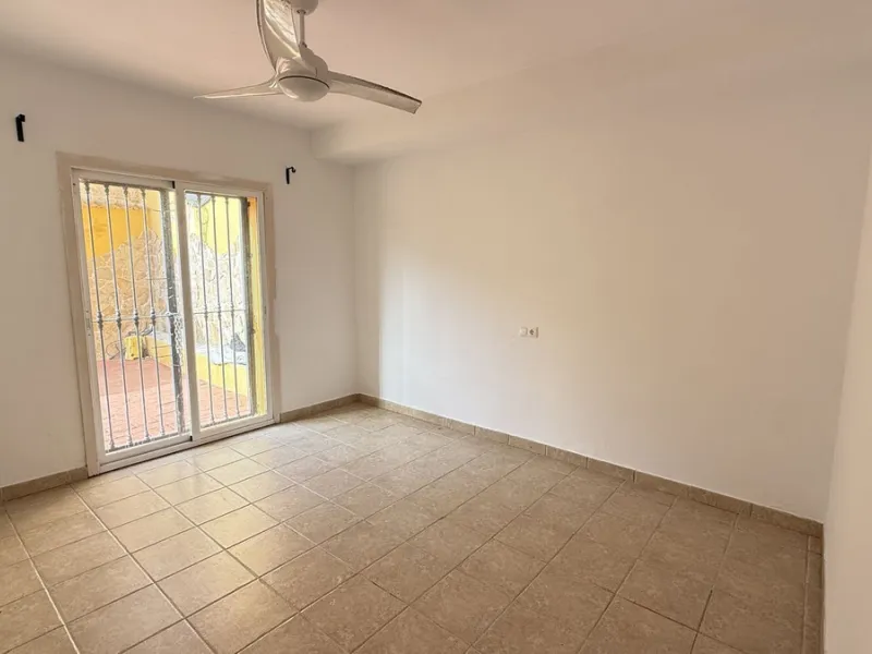 With incredible views down the valley to the coast of Málaga and the sea, this impressive, detached villa can be used as either a spacious family home or has the possibility of being a high-end B&B business.