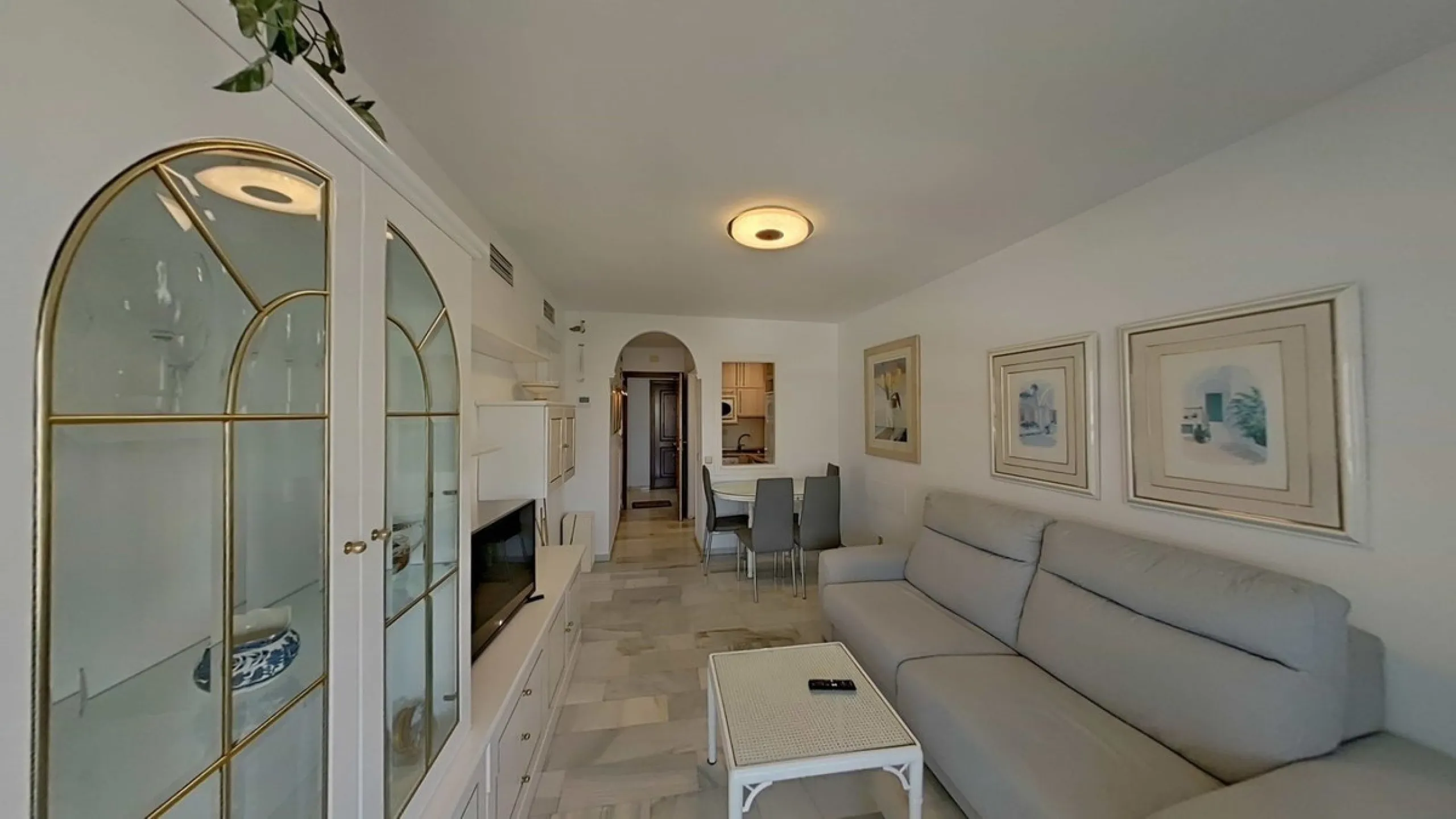 LA FONTANILLA!!!! APARTMENT WITH GARAGE, STORAGE ROOM, AND POOL!!! The best neighborhood located in the heart of Marbella. The apartment is on the sixth floor, facing southwest, which provides excellent natural light and includes hot/cold air conditioning