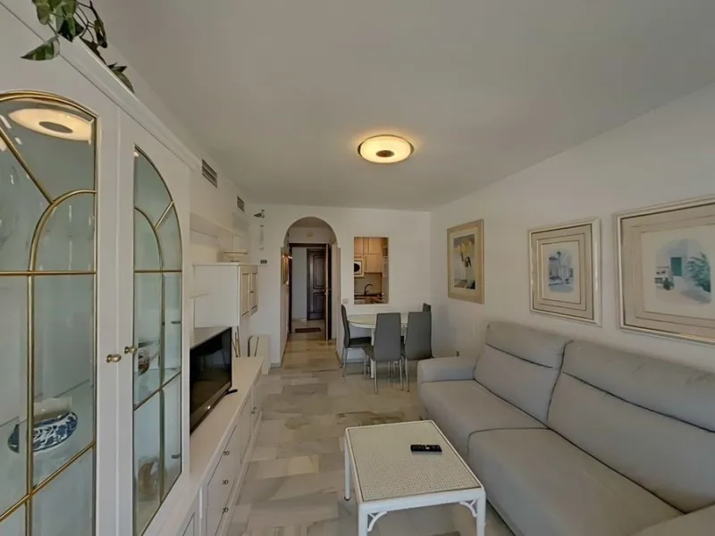 LA FONTANILLA!!!! APARTMENT WITH GARAGE, STORAGE ROOM, AND POOL!!! The best neighborhood located in the heart of Marbella. The apartment is on the sixth floor, facing southwest, which provides excellent natural light and includes hot/cold air conditioning