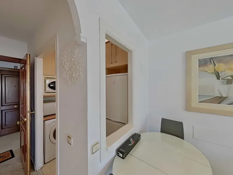 LA FONTANILLA!!!! APARTMENT WITH GARAGE, STORAGE ROOM, AND POOL!!! The best neighborhood located in the heart of Marbella. The apartment is on the sixth floor, facing southwest, which provides excellent natural light and includes hot/cold air conditioning