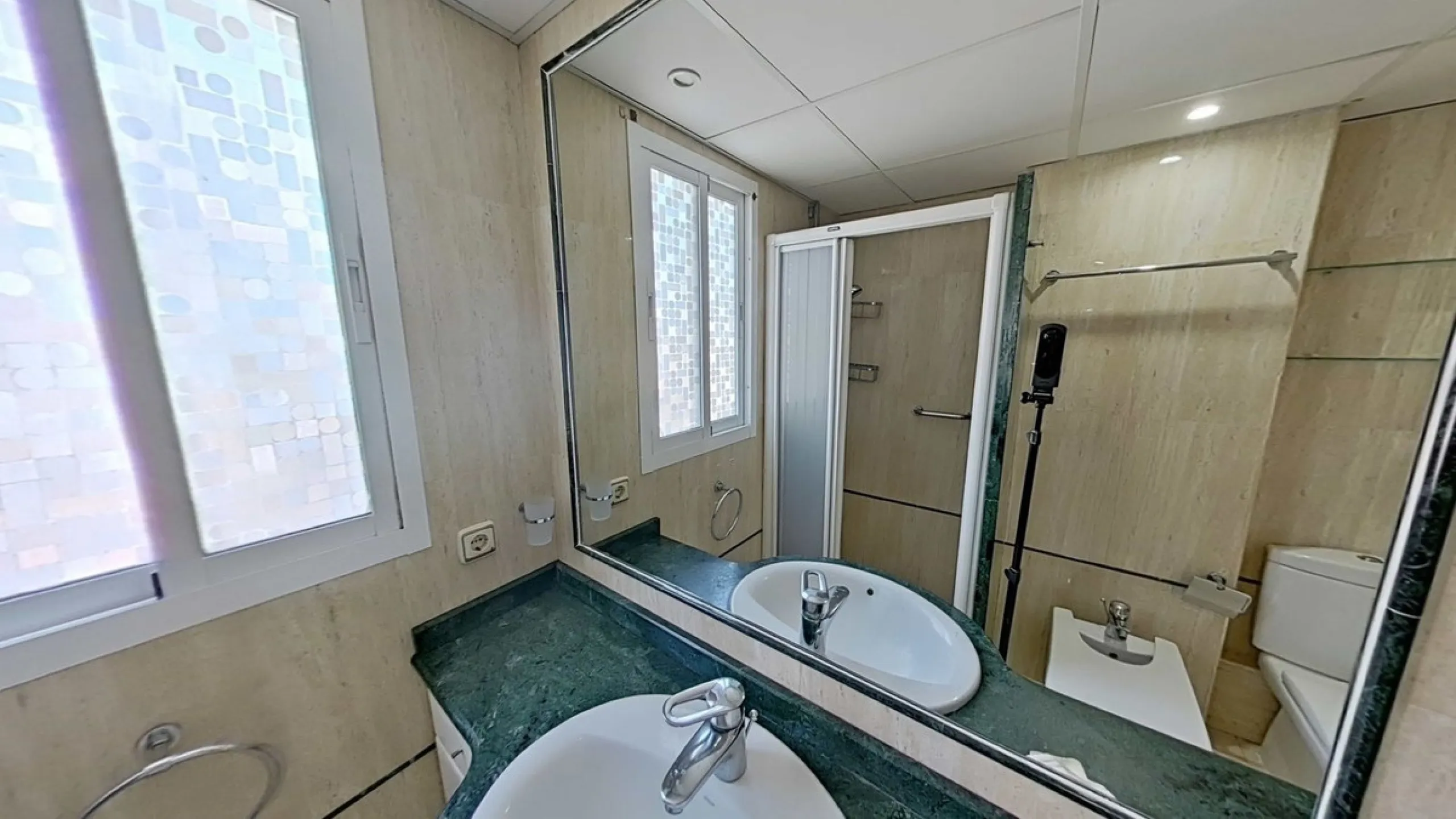 LA FONTANILLA!!!! APARTMENT WITH GARAGE, STORAGE ROOM, AND POOL!!! The best neighborhood located in the heart of Marbella. The apartment is on the sixth floor, facing southwest, which provides excellent natural light and includes hot/cold air conditioning
