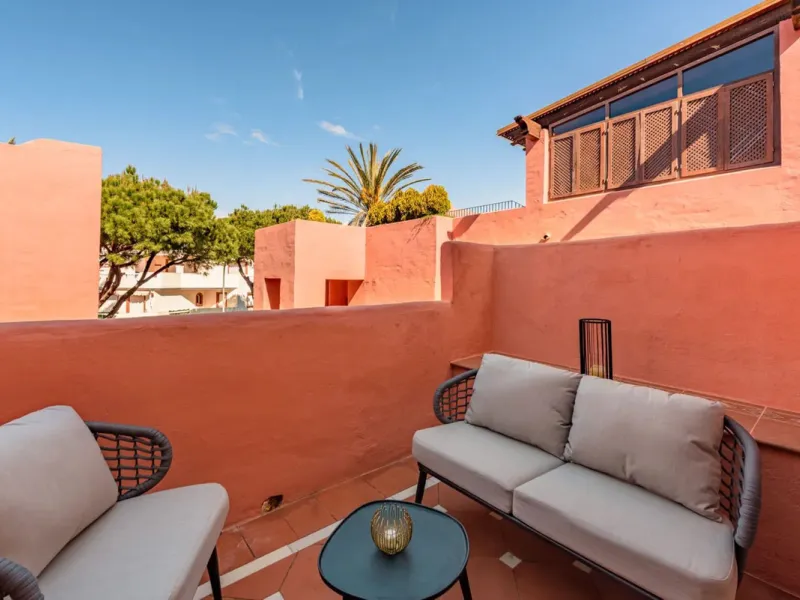 Apartment - Middle Floor Apartment в продаже в Marbella, Málaga. В доме 2 спален и 2 ванных комнат. Площадь дома 116 м²