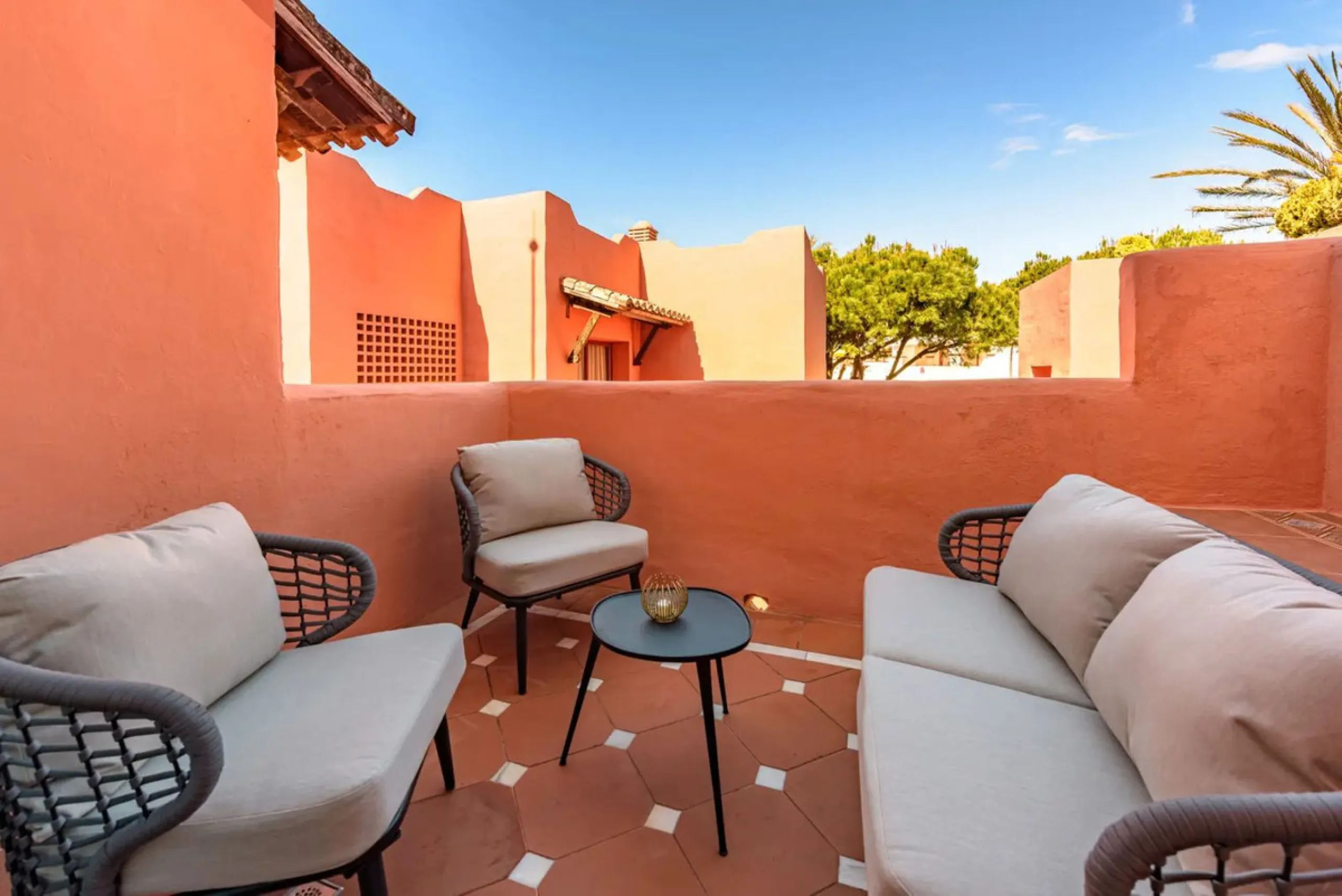 **This property has a tourist license and can be transfered to a new owner, if required.**