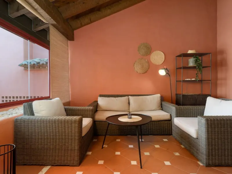 **This property has a tourist license and can be transfered to a new owner, if required.**