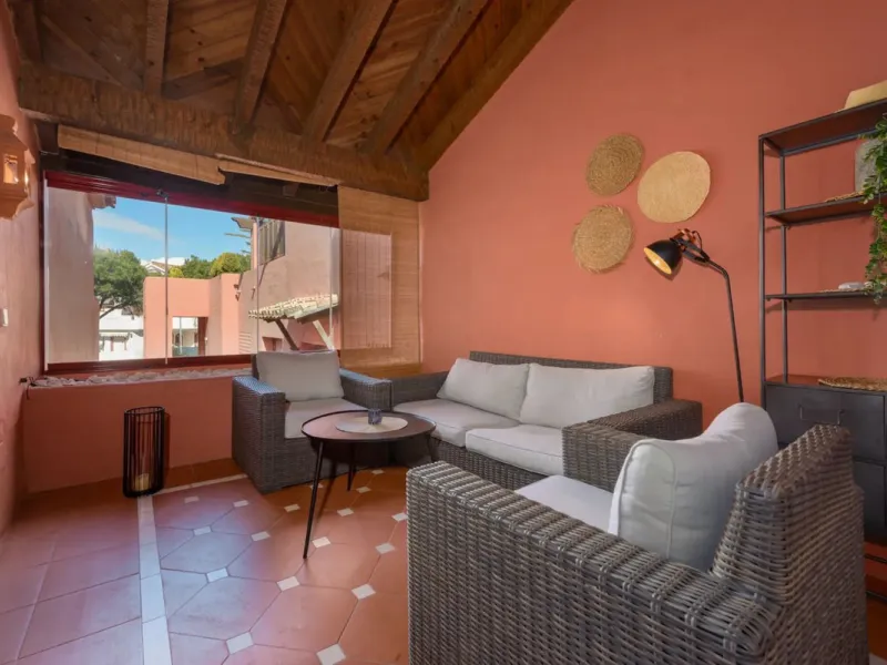 **This property has a tourist license and can be transfered to a new owner, if required.**
