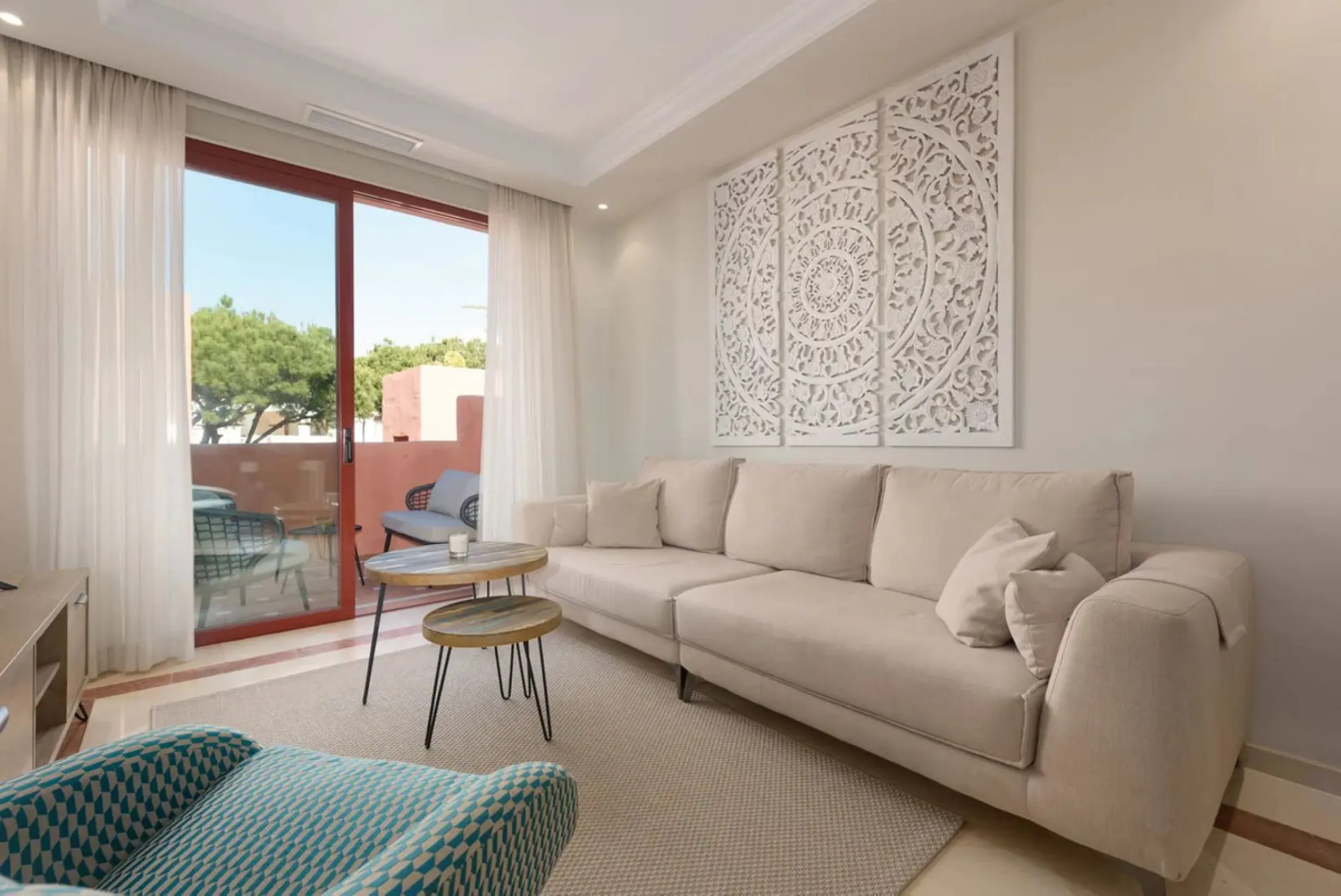 **This property has a tourist license and can be transfered to a new owner, if required.**
