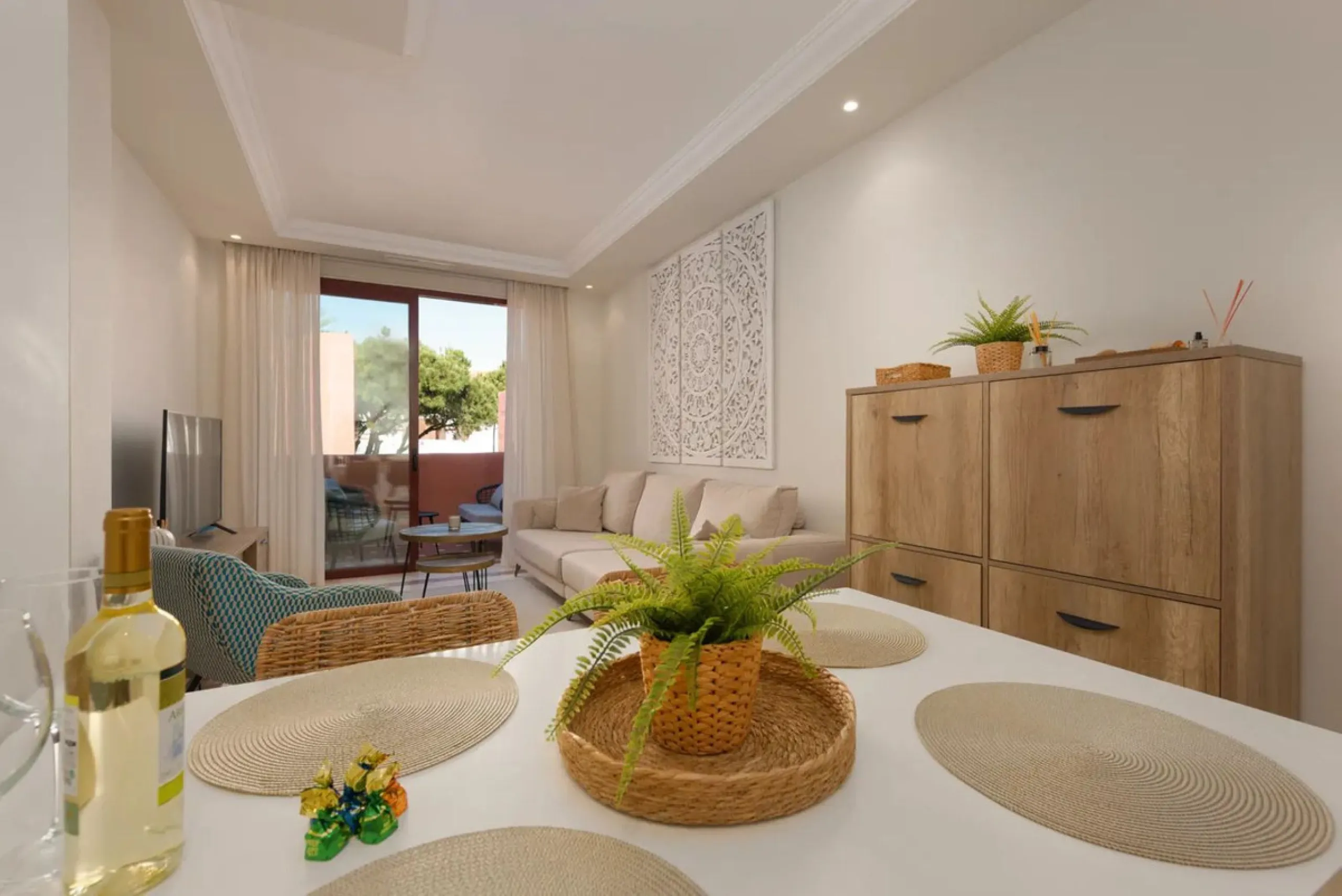 **This property has a tourist license and can be transfered to a new owner, if required.**