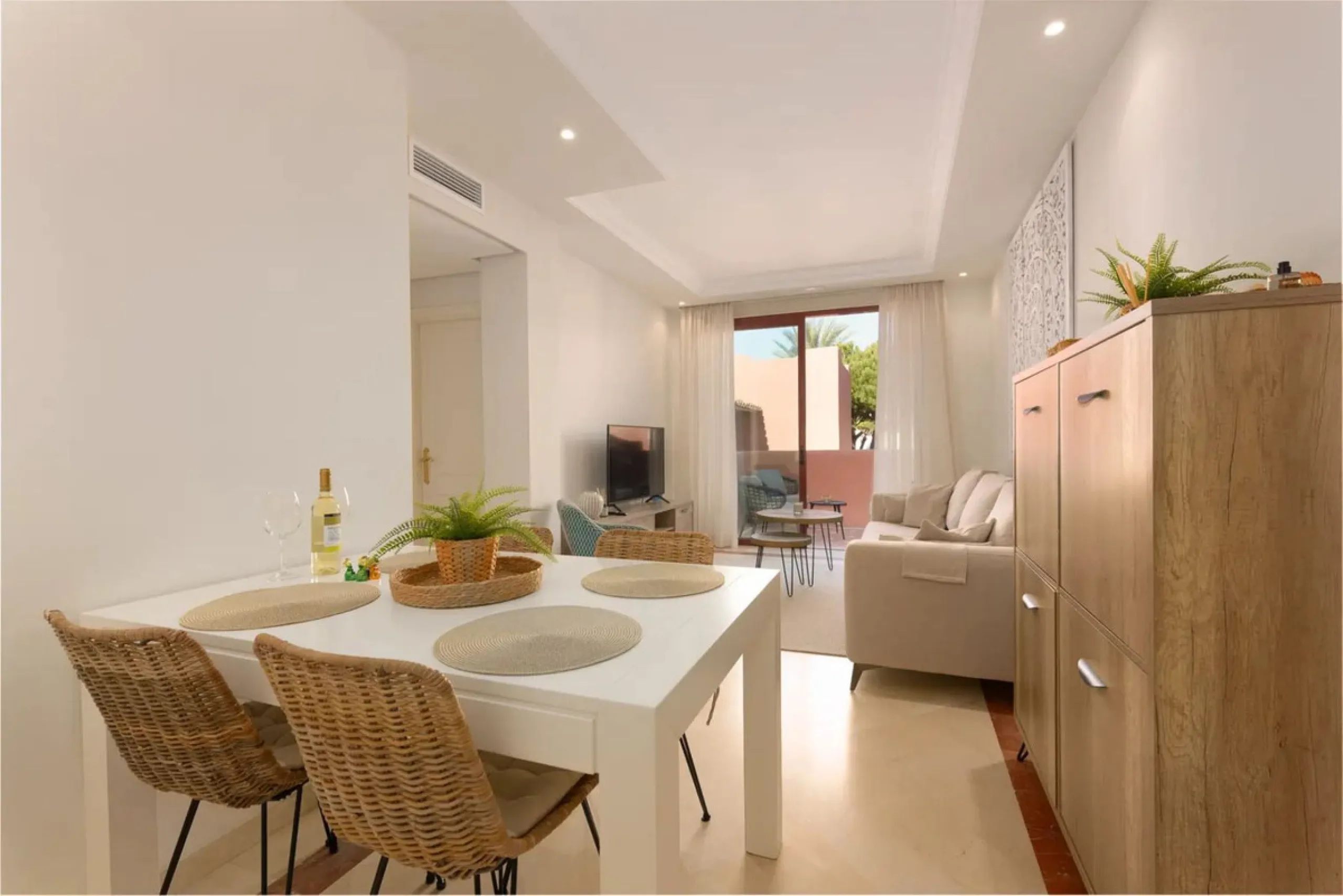**This property has a tourist license and can be transfered to a new owner, if required.**