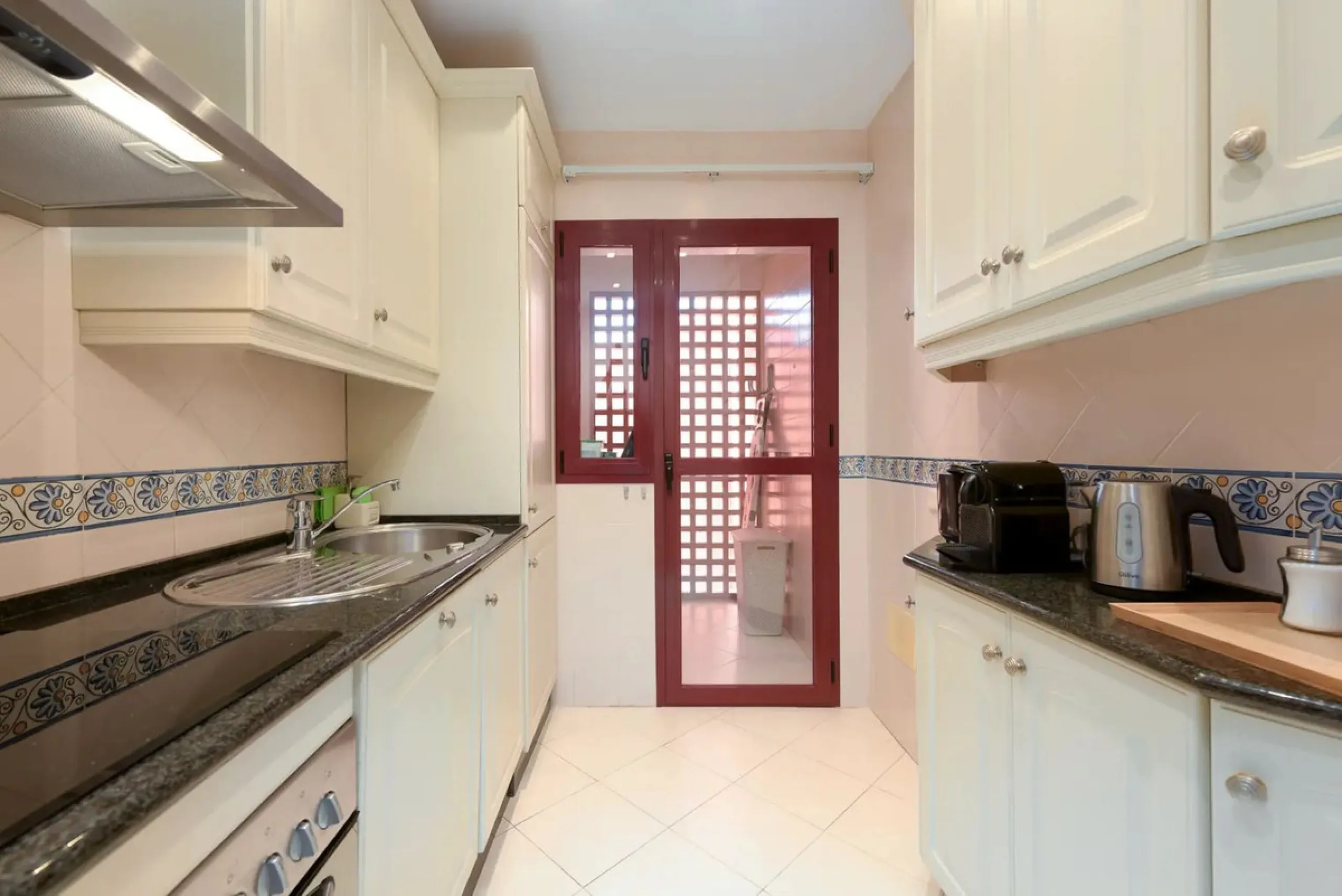 **This property has a tourist license and can be transfered to a new owner, if required.**