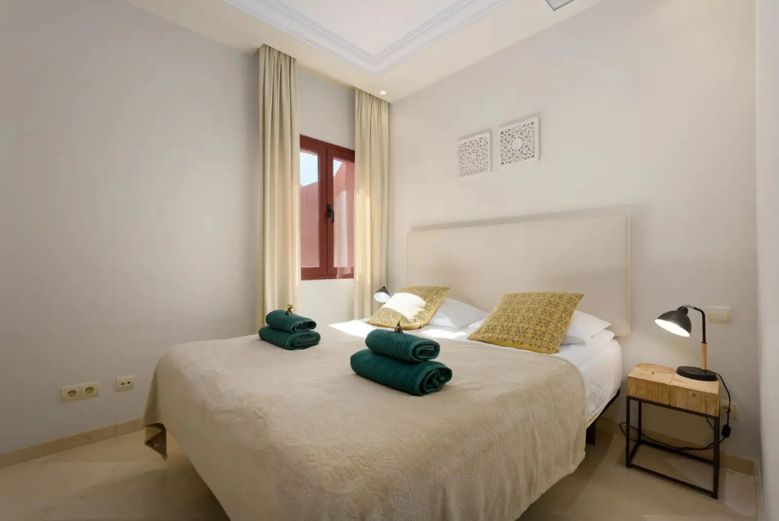 **This property has a tourist license and can be transfered to a new owner, if required.**