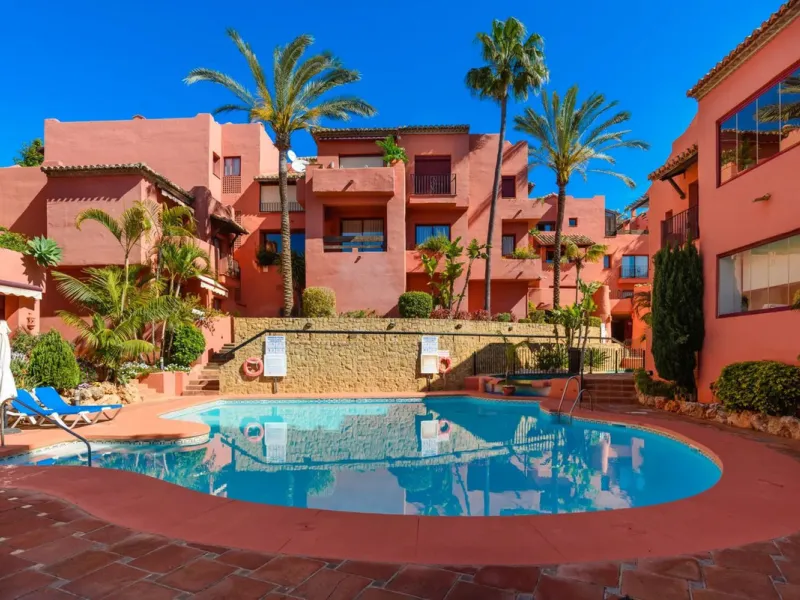 **This property has a tourist license and can be transfered to a new owner, if required.**