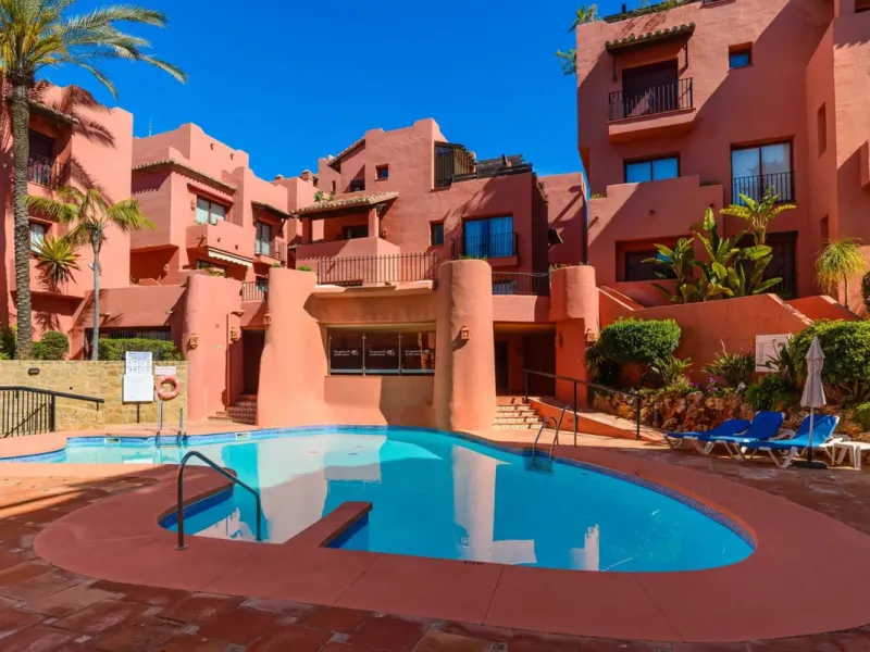 **This property has a tourist license and can be transfered to a new owner, if required.**