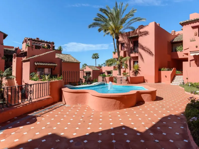 **This property has a tourist license and can be transfered to a new owner, if required.**