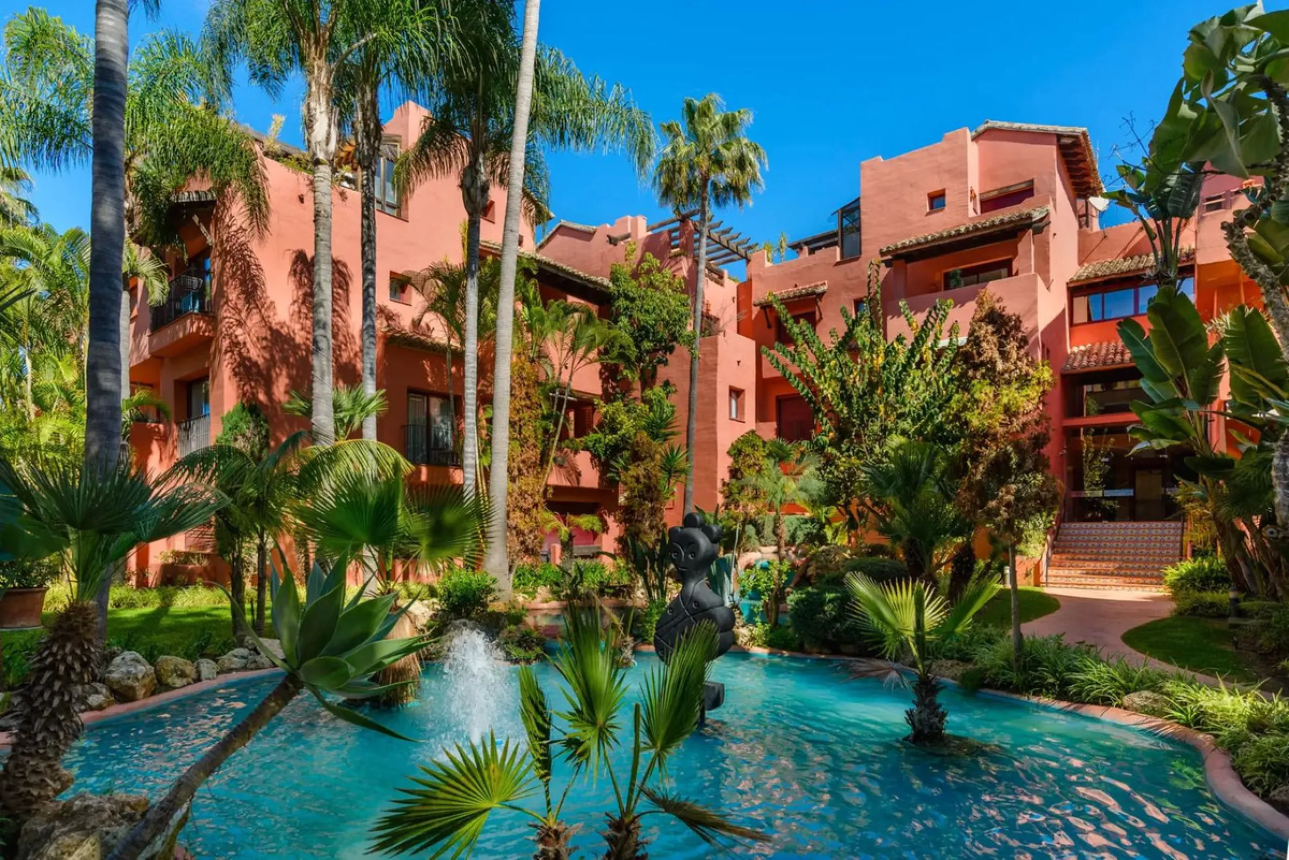 **This property has a tourist license and can be transfered to a new owner, if required.**