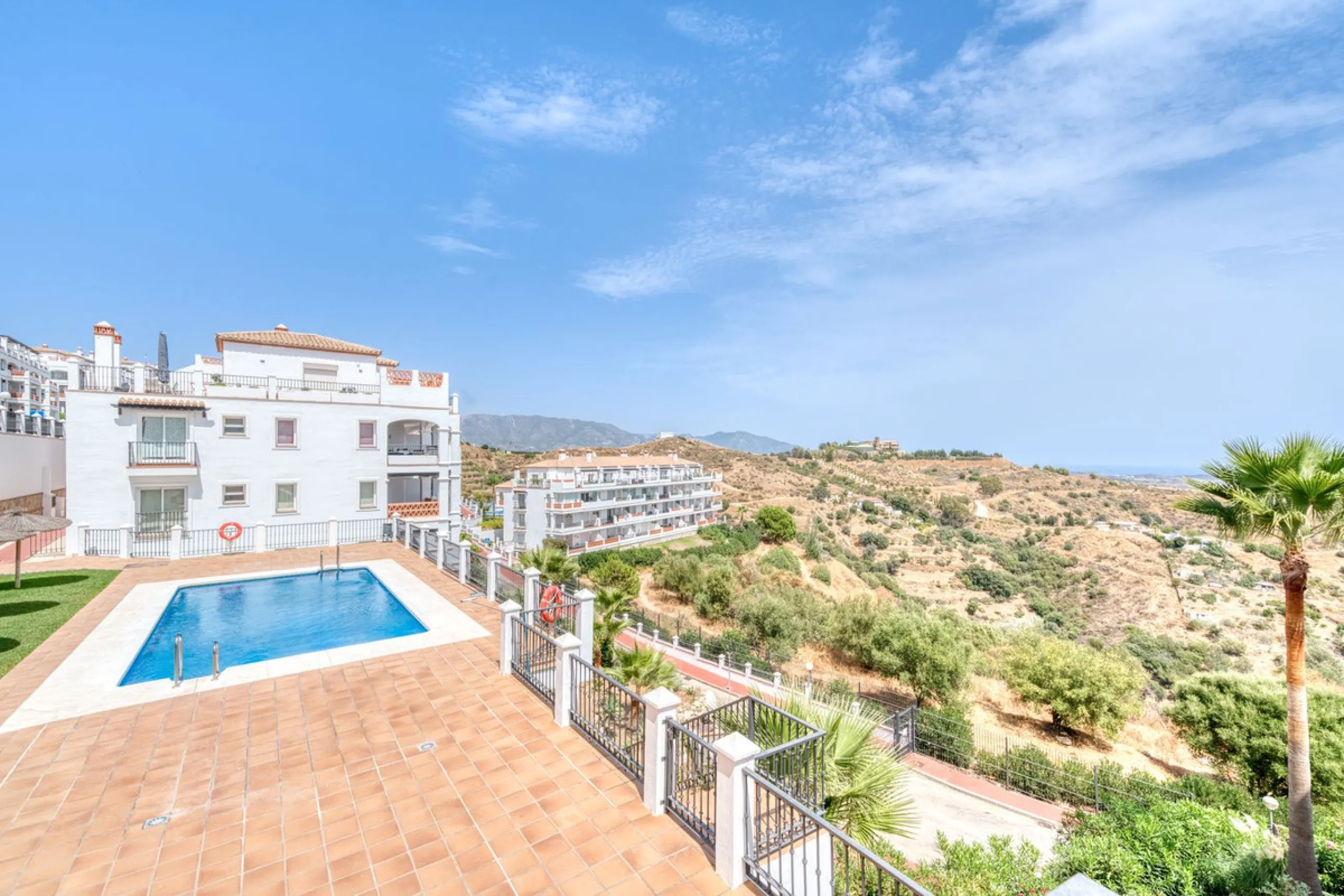 Two Bedroom Apartment with Panoramic Views | Calahonda, Mijas Costa