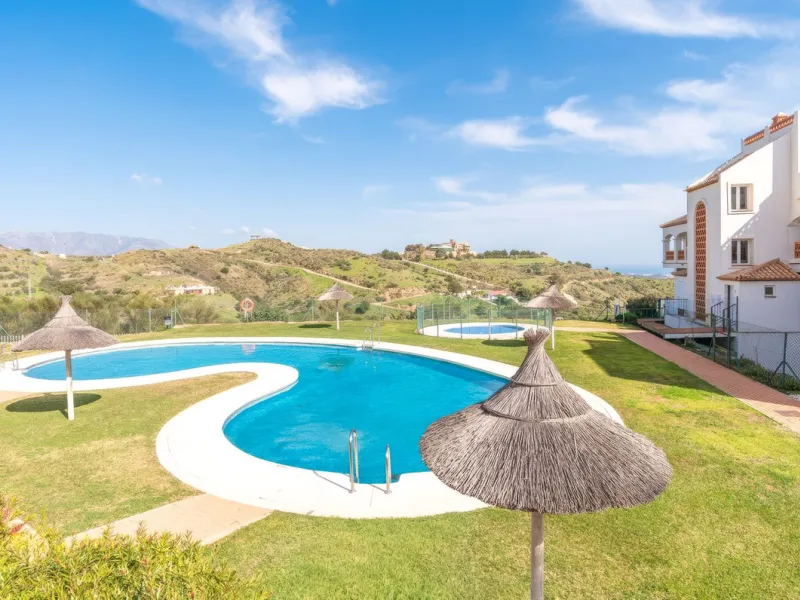 Two Bedroom Apartment with Panoramic Views | Calahonda, Mijas Costa