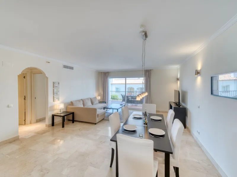 Two Bedroom Apartment with Panoramic Views | Calahonda, Mijas Costa